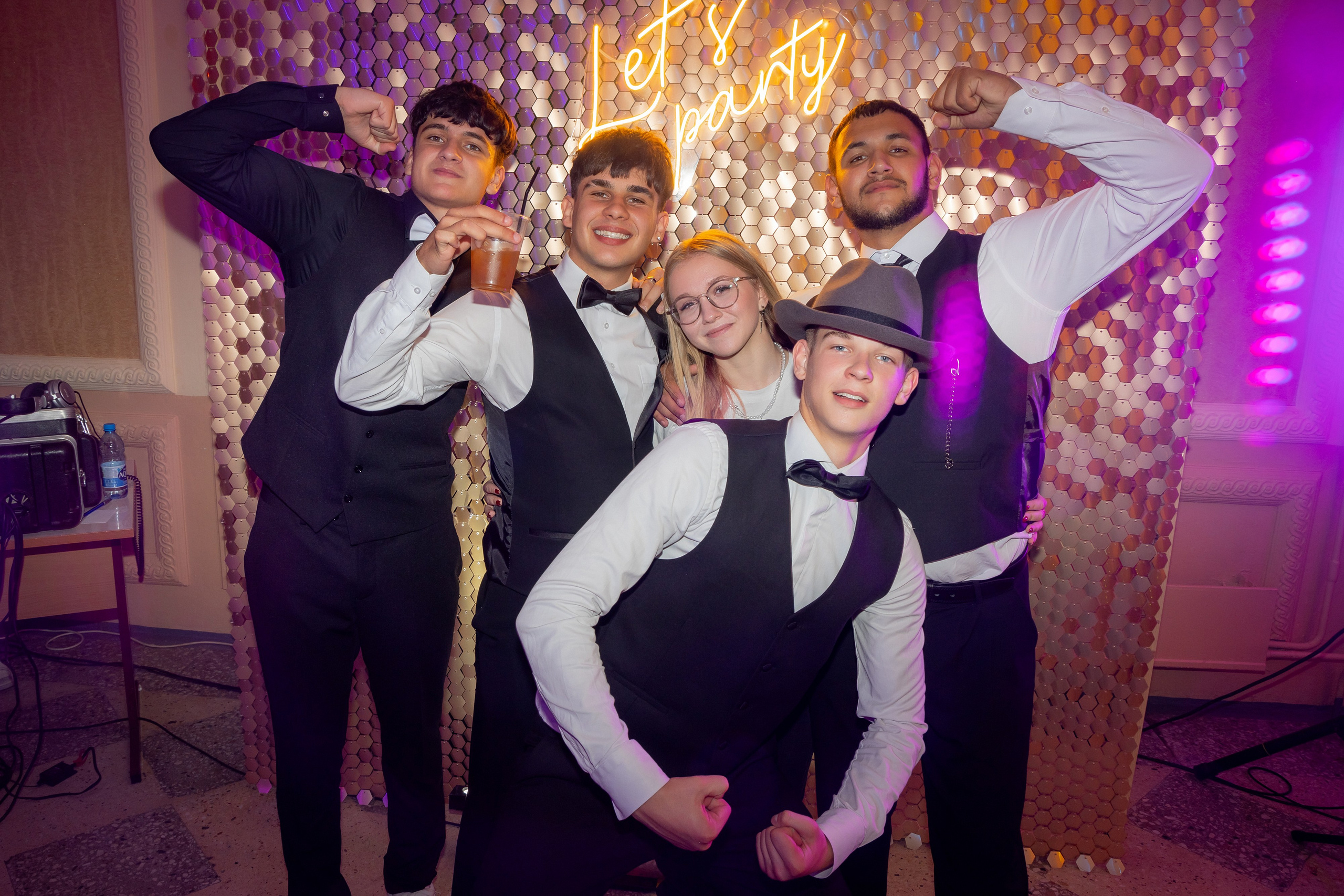 Школьный выпускной 2024 год в Соколе (Минск). Свадебный фотограф в Минске/Беларуси Сергей Спиридонов