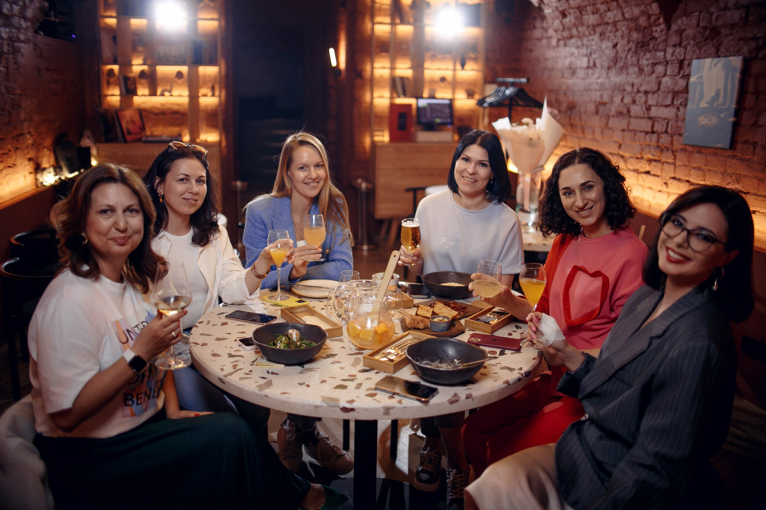 Встреча в «Союз писателей». Ваш репортажный фотограф Артемий Антонов