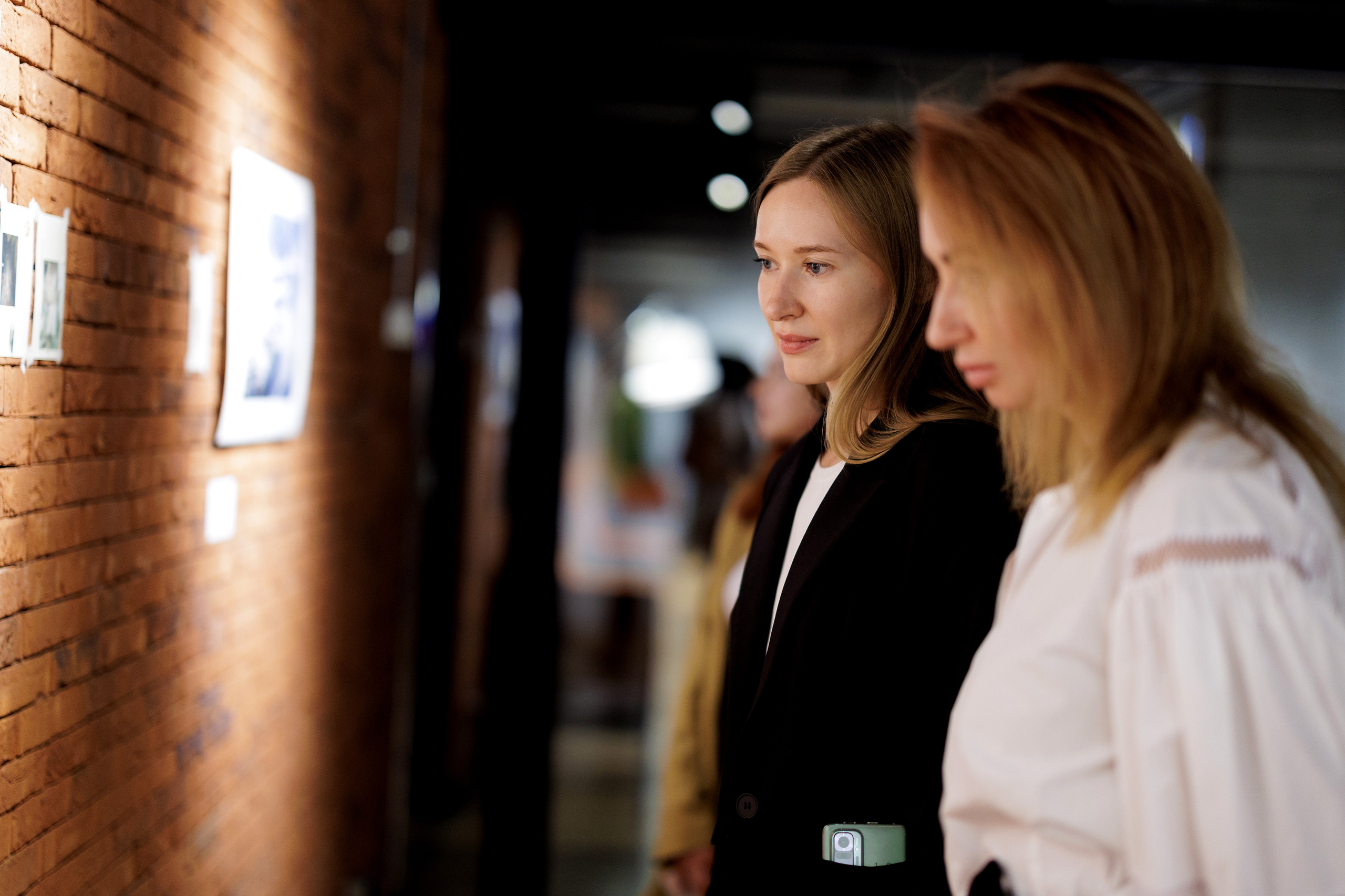 Открытие выставки художника Олега Даутова в Камерном театре. Фотограф в Воронеже Галина Фурсова