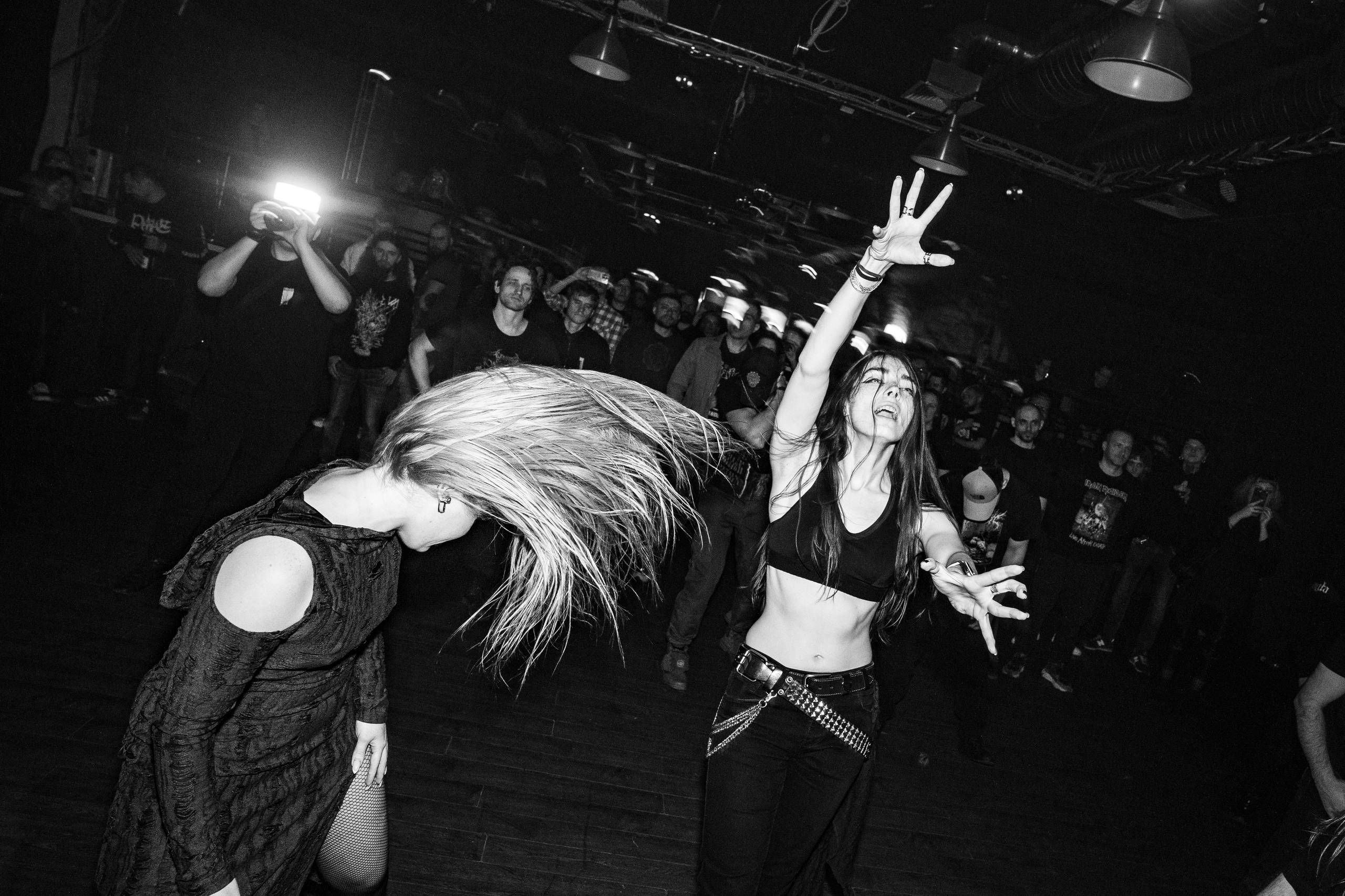 ИЛ • Minuala • Khlad|Glastonberry. Концертный и репортажный фотограф в Санкт-Петербурге Слава Пахомов