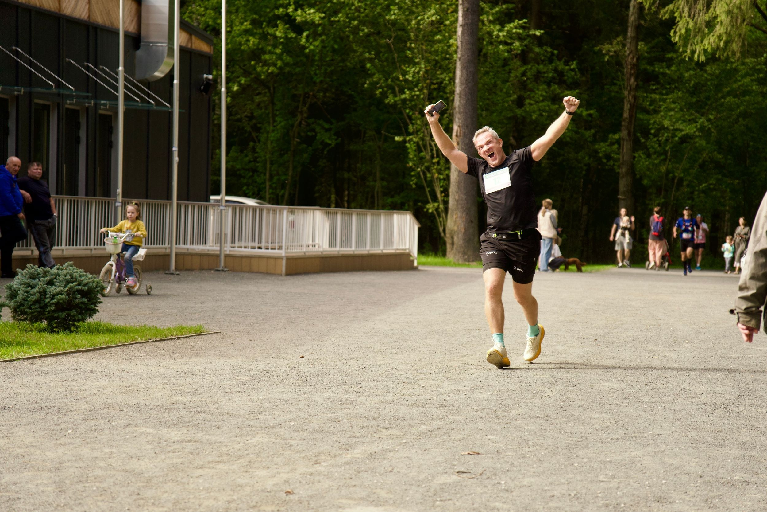 Забег в парке «Дубки». Кафе «БЕЛКА НАШЕПТАЛА». Ну оооочень концептуальное кафе