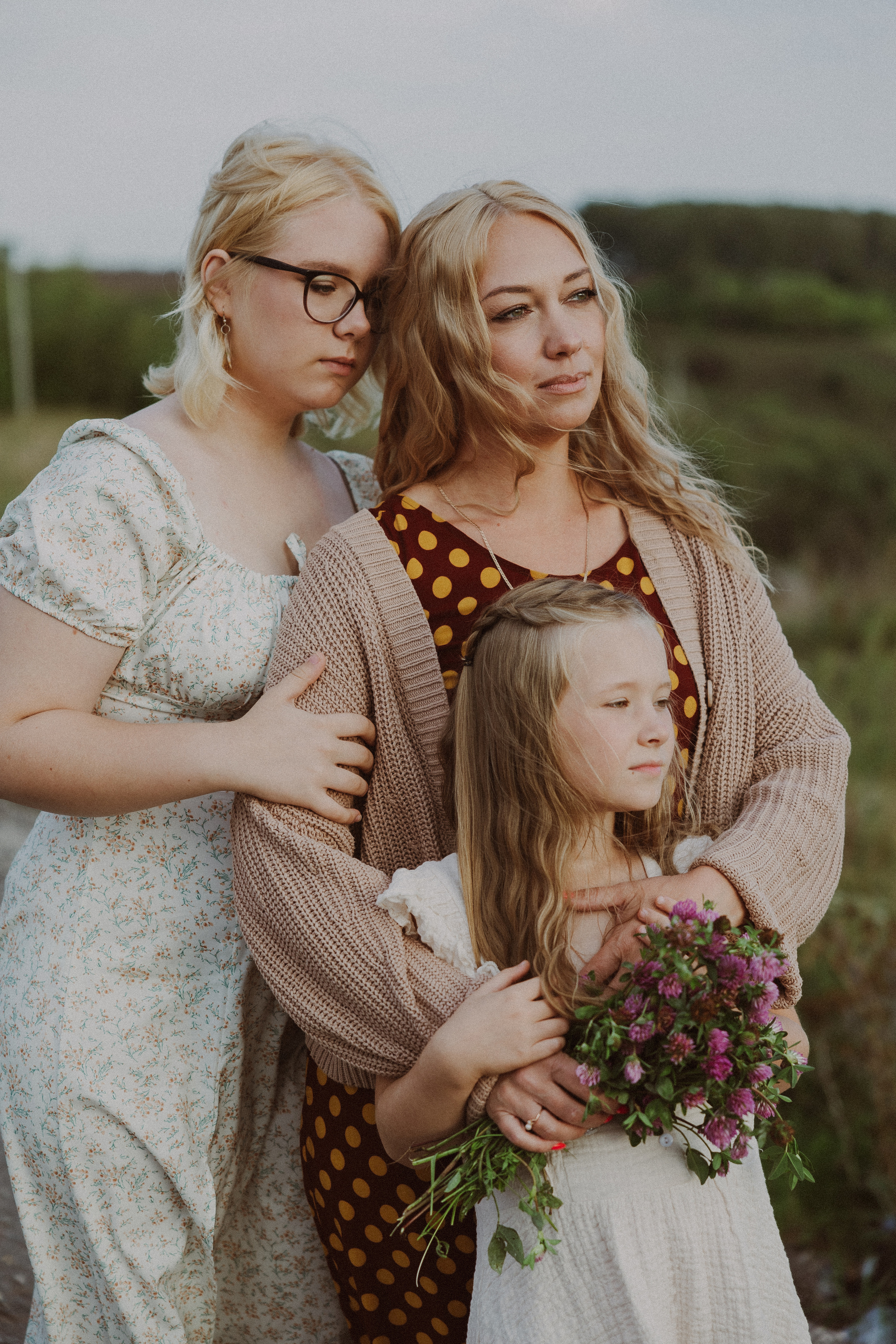 Семейная мама с дочками. Портретный и свадебный фотограф в Туле