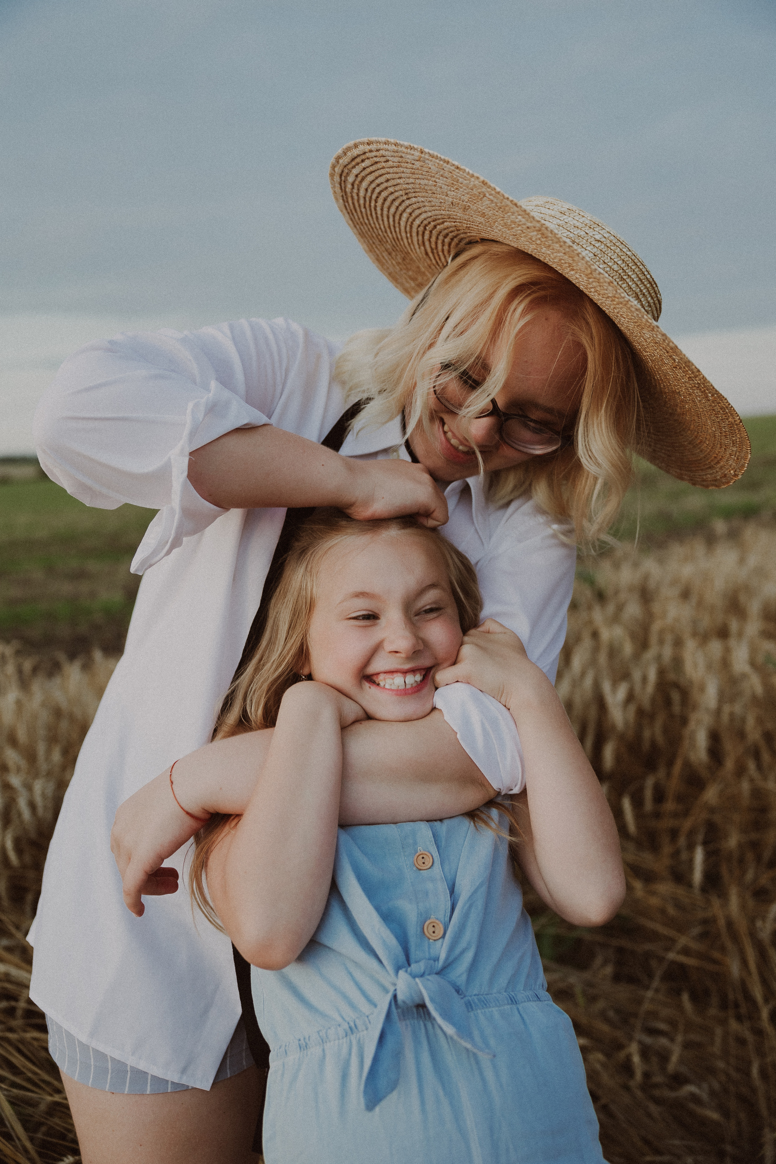 Семейная мама с дочками. Портретный и свадебный фотограф в Туле