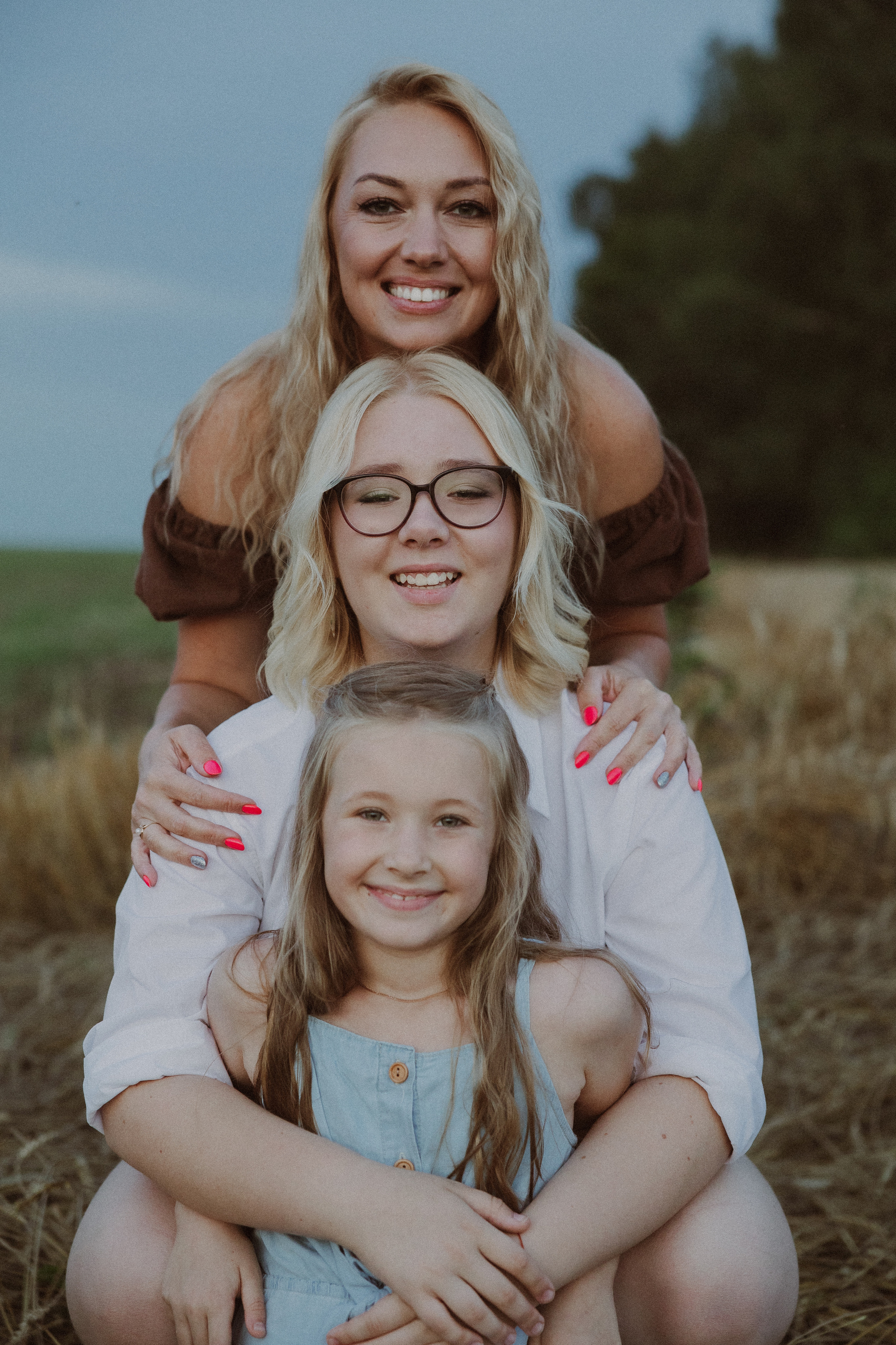 Семейная мама с дочками. Портретный и свадебный фотограф в Туле