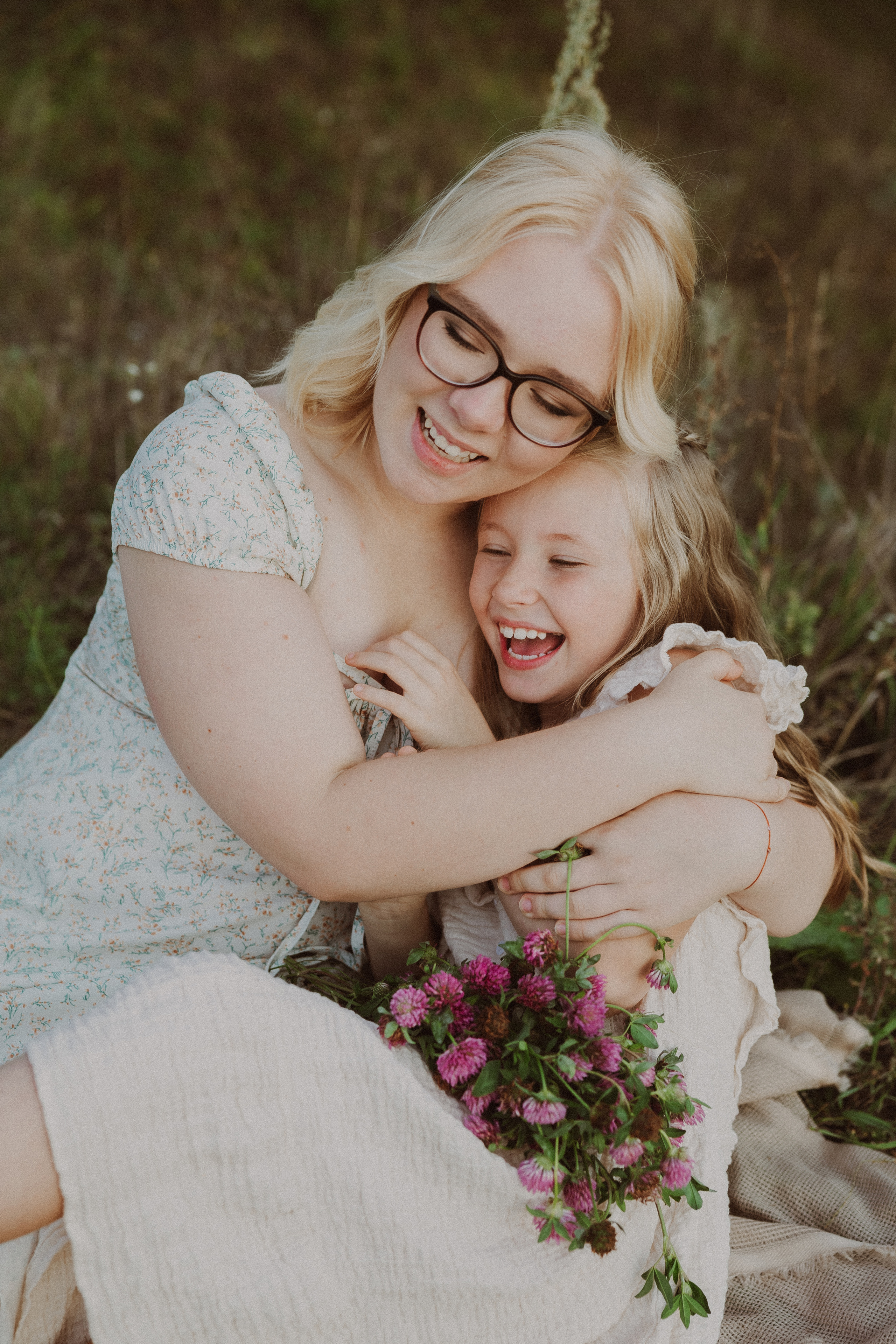 Семейная мама с дочками. Портретный и свадебный фотограф в Туле