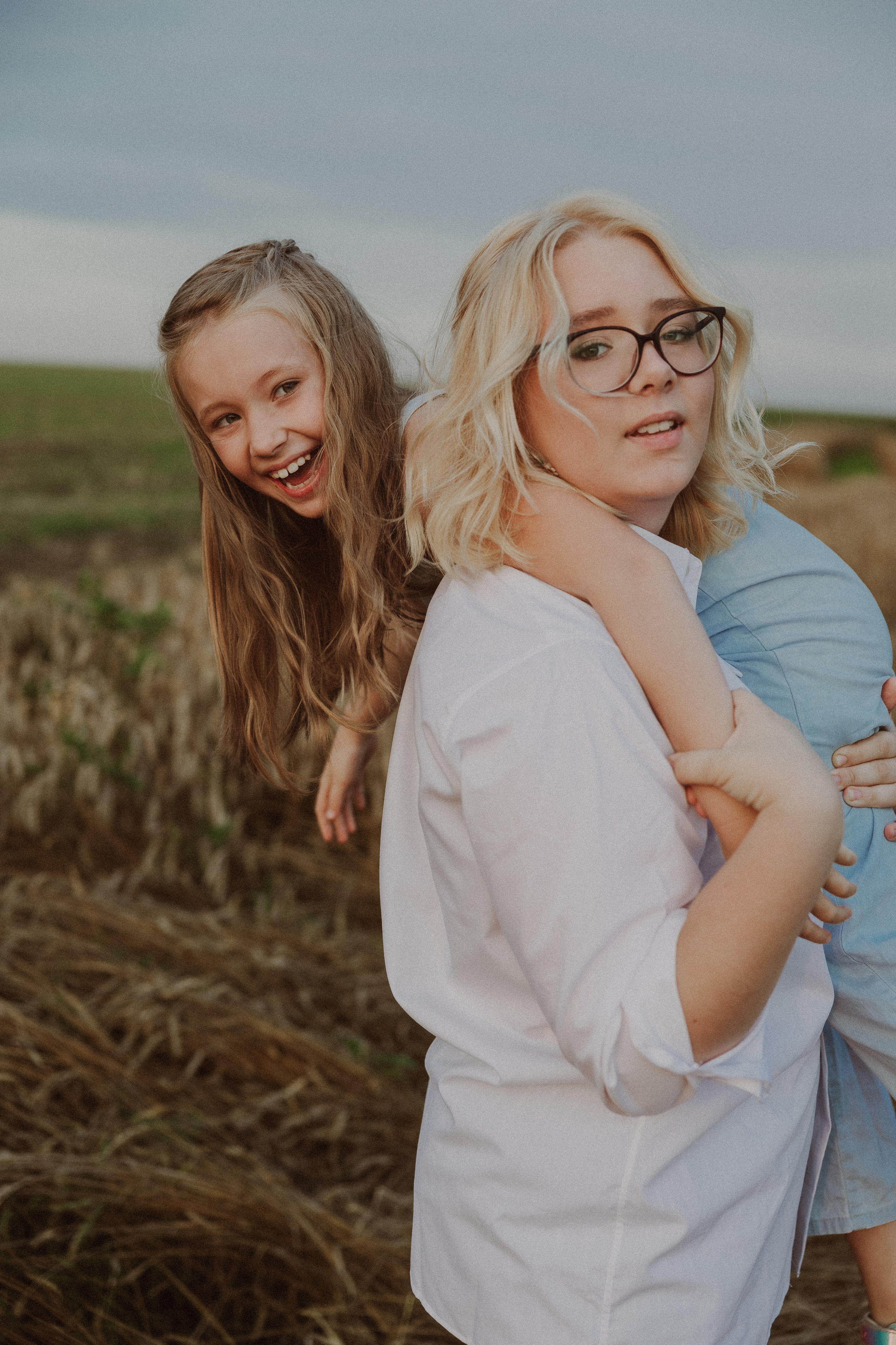 Семейная мама с дочками. Портретный и свадебный фотограф в Туле