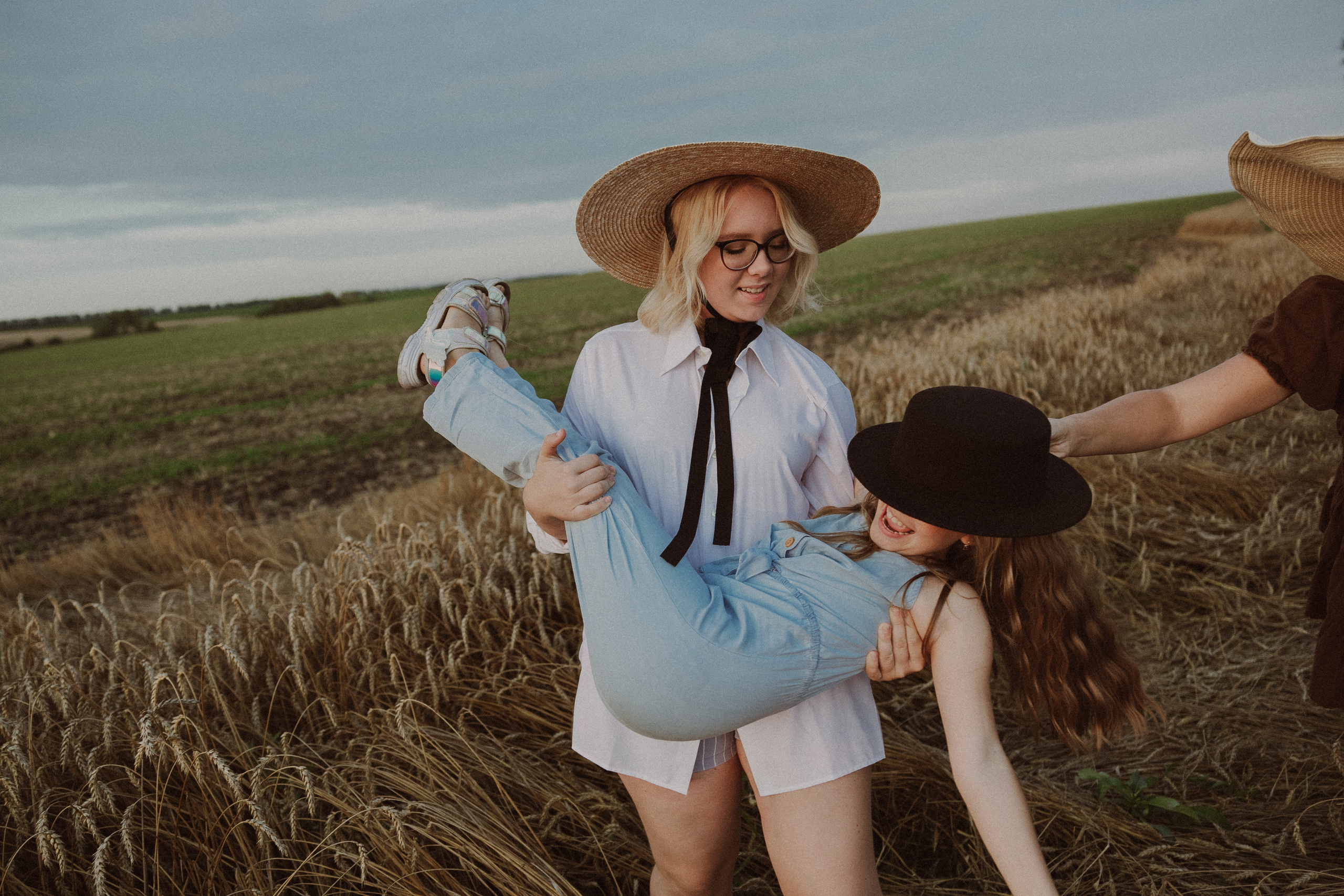 Семейная мама с дочками. Портретный и свадебный фотограф в Туле