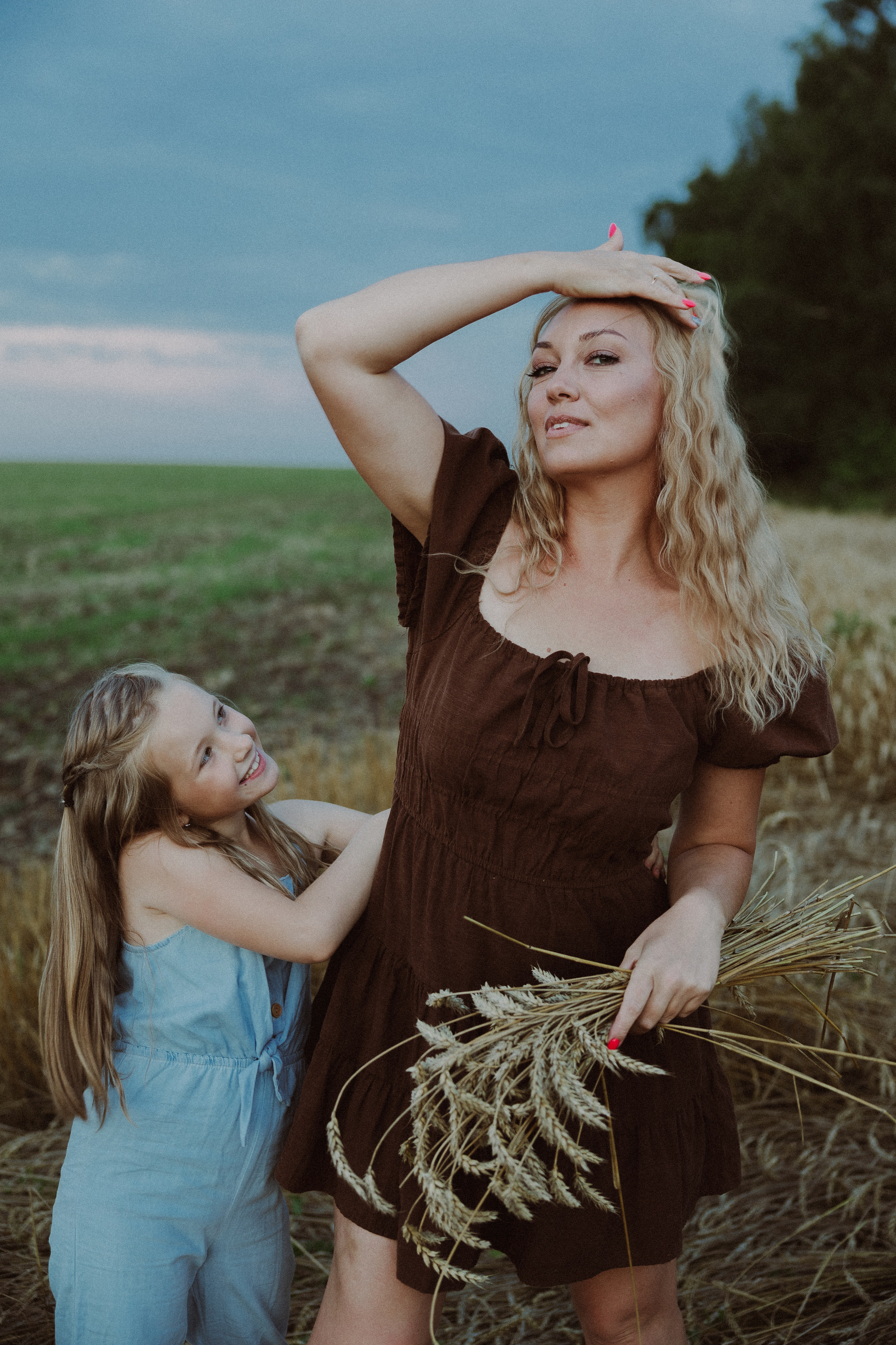 Семейная мама с дочками. Портретный и свадебный фотограф в Туле