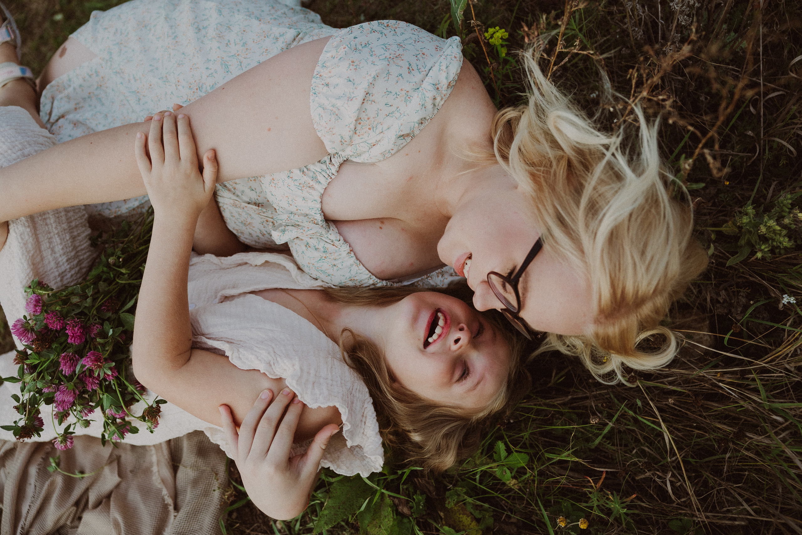 Семейная мама с дочками. Портретный и свадебный фотограф в Туле