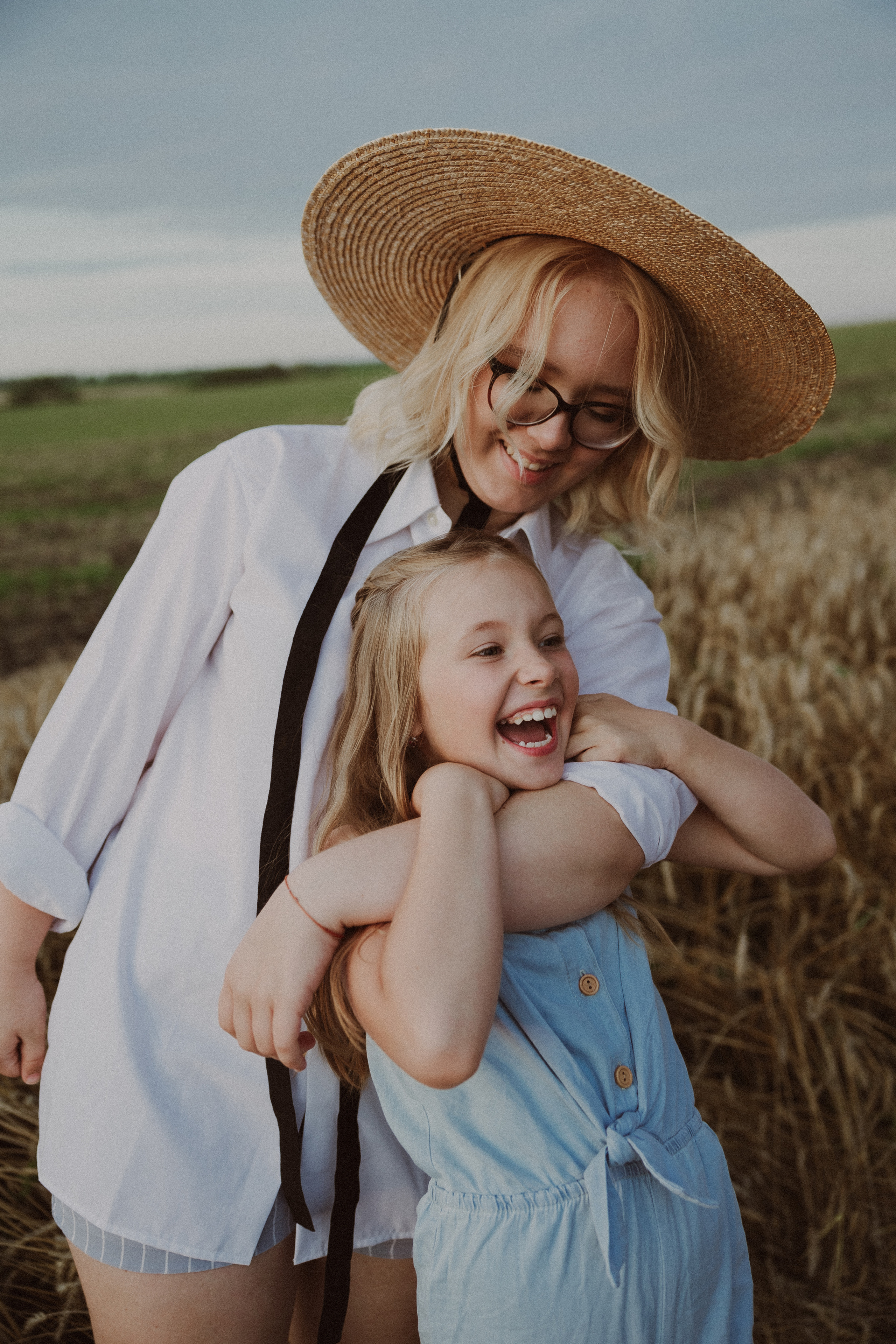Семейная мама с дочками. Портретный и свадебный фотограф в Туле