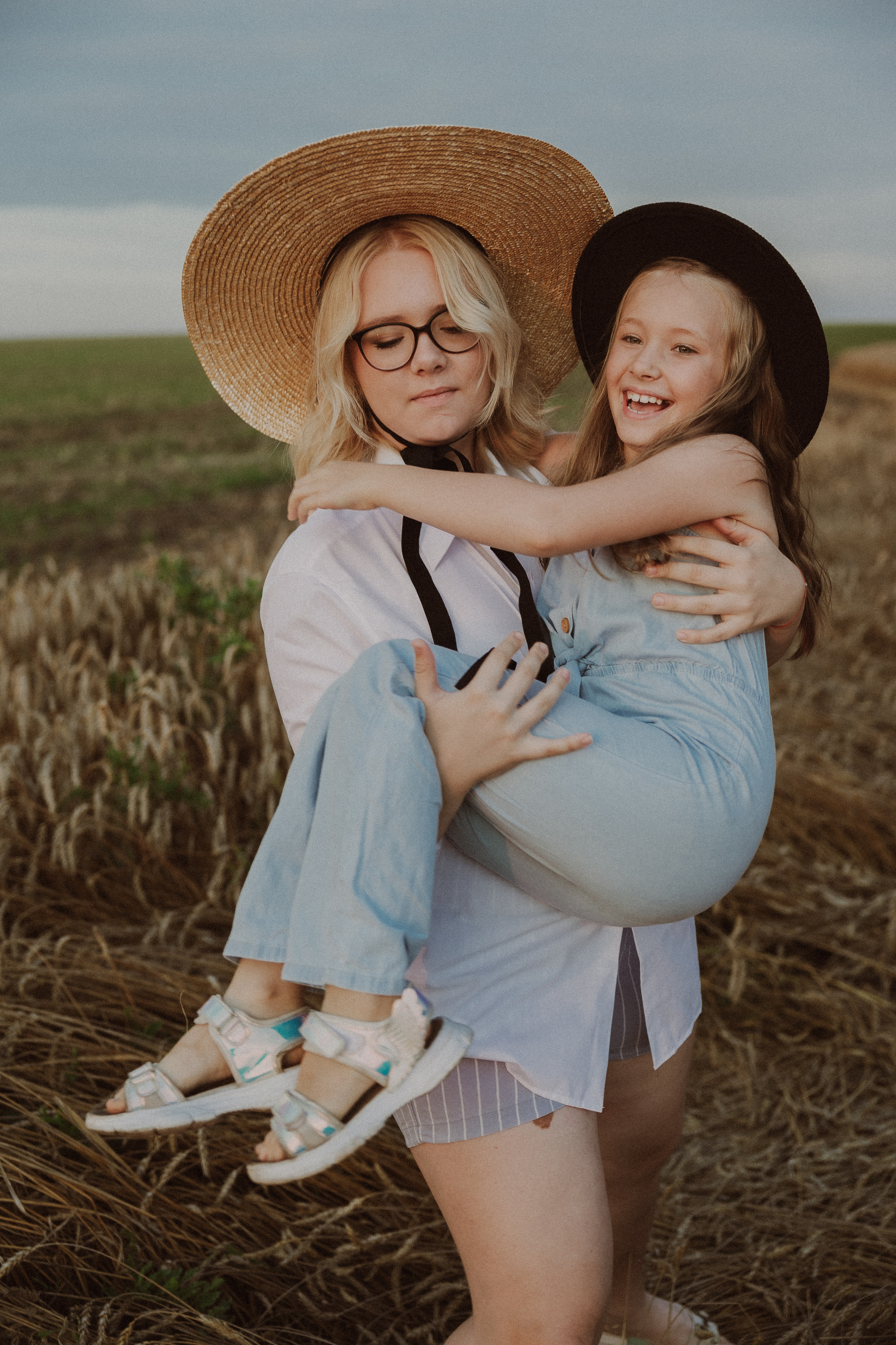 Семейная мама с дочками. Портретный и свадебный фотограф в Туле