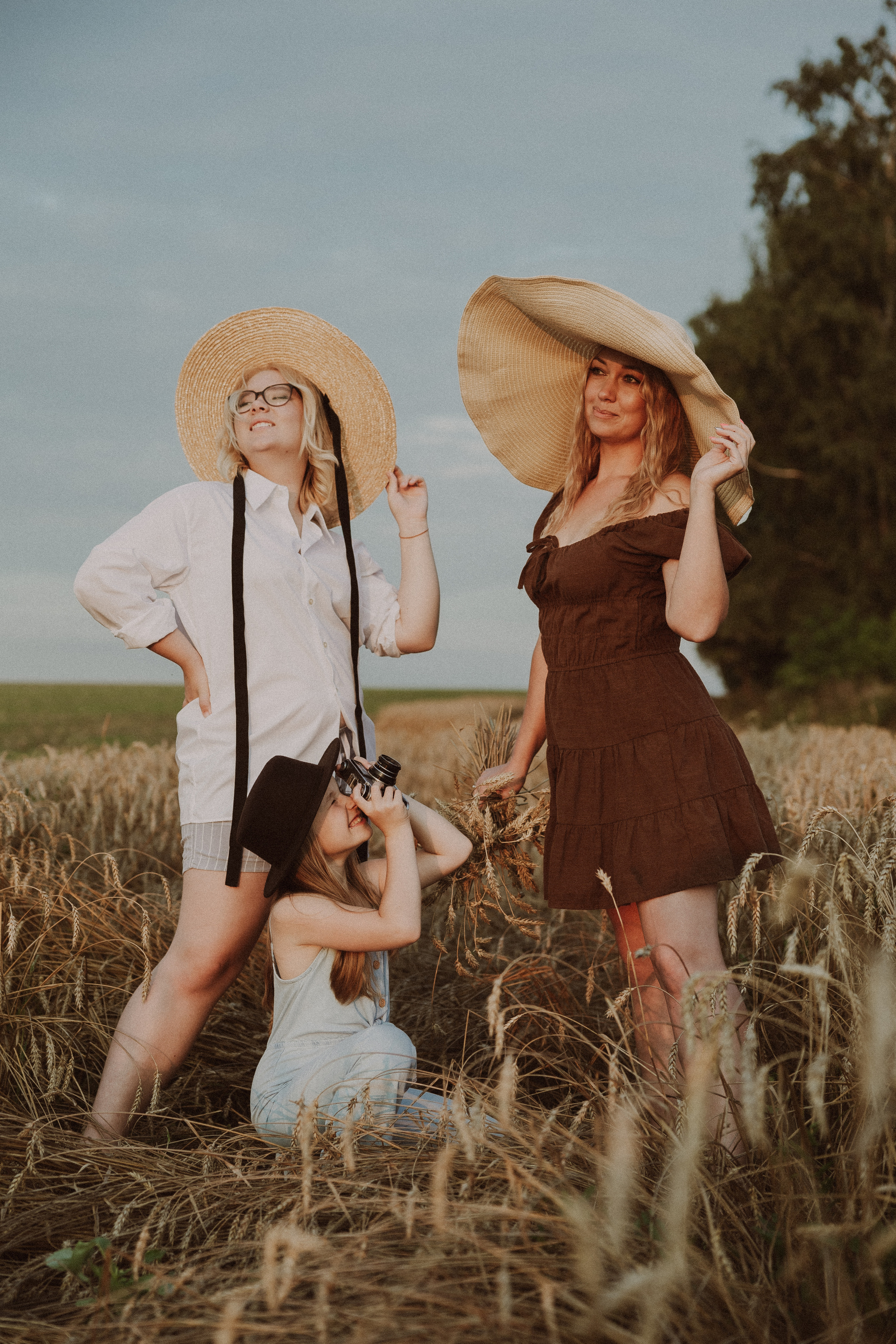 Семейная мама с дочками. Портретный и свадебный фотограф в Туле