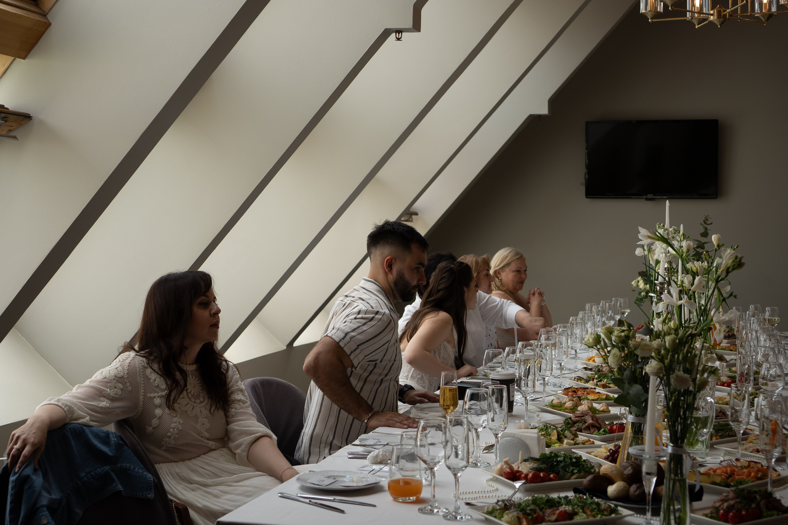 СВАДЕБНЫЙ БАНКЕТ НА ВЛАДИМИРСКОЙ В САНКТ-ПЕТЕРБУРГЕ (КАМЕРНАЯ СВАДЬБА). Профессиональный фотограф, Санкт-Петербург — Виктория Богомолова