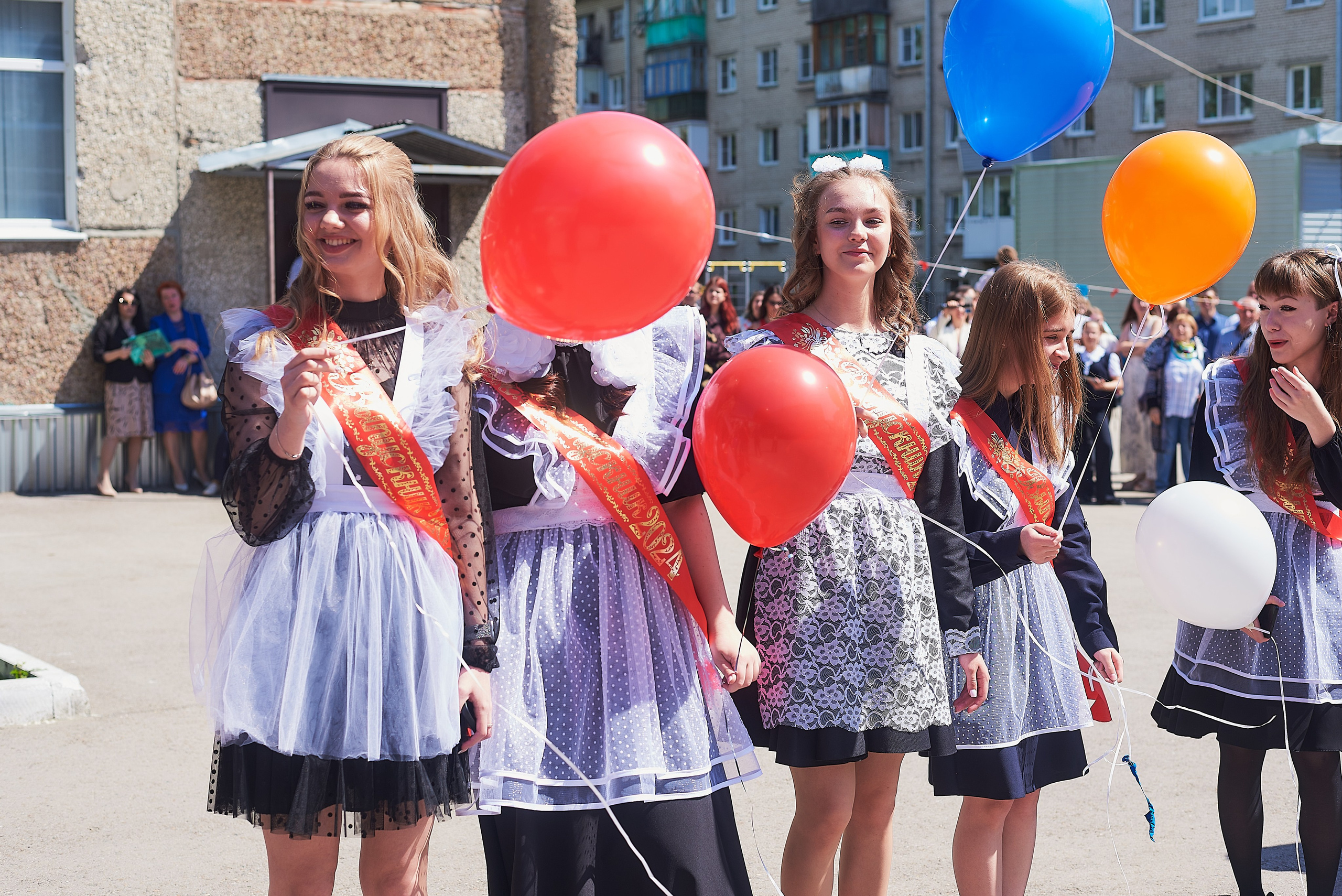 Последний звонок. Фотограф Елена Дука. Контент съемка. Семейная фотография