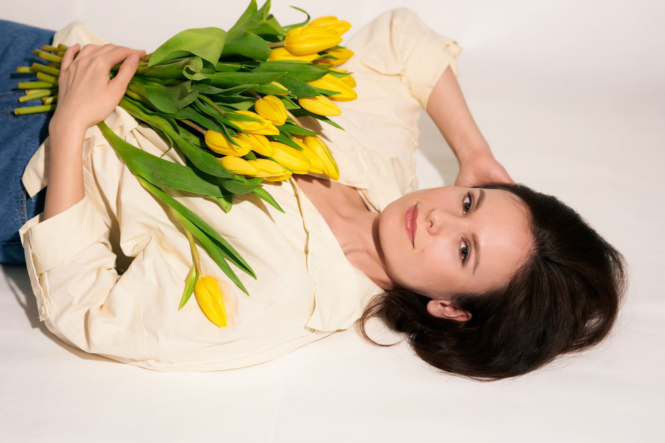 Фотосессия портретная с тюльпанами