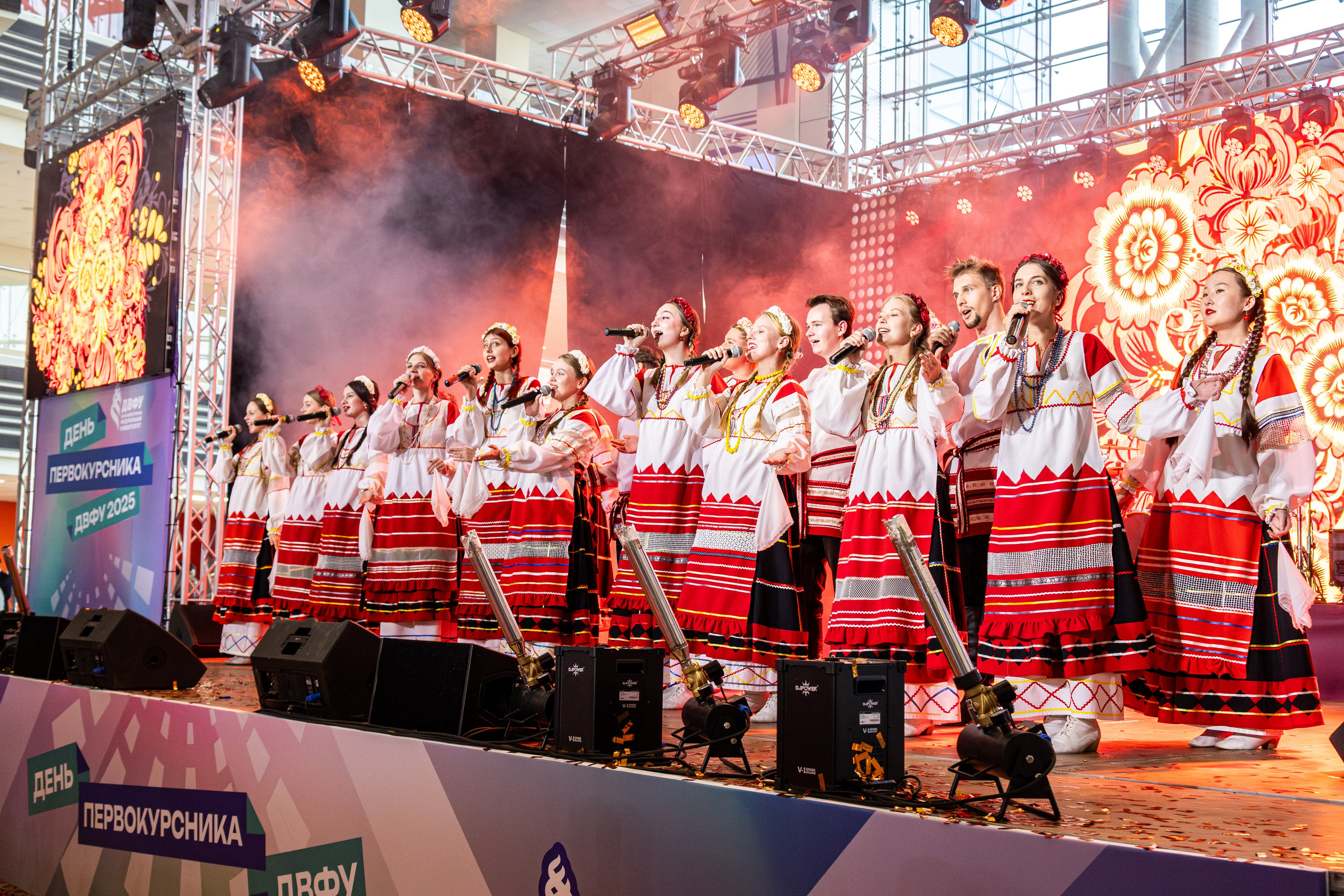 День Первокурсника ДВФУ 2025. Репортажный и портретный фотограф во Владивостоке Денис Седов