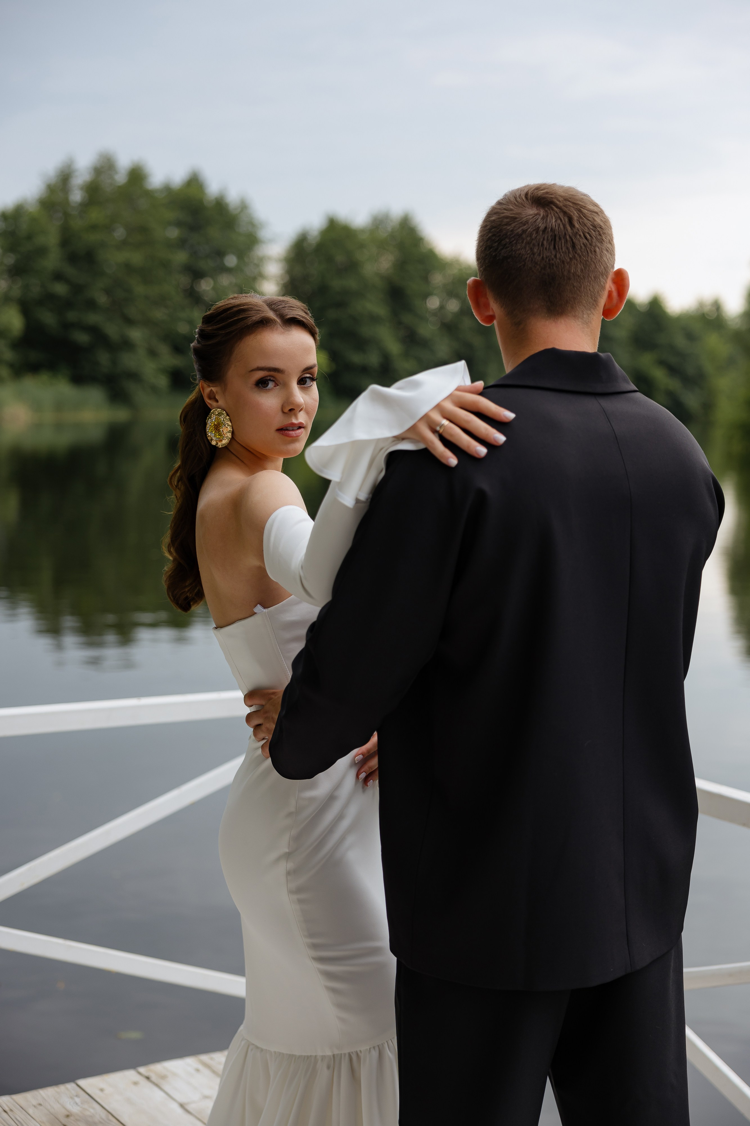 Июньская свадьба на берегу реки. Фотограф Сергей Ртищев в Москве и РФ