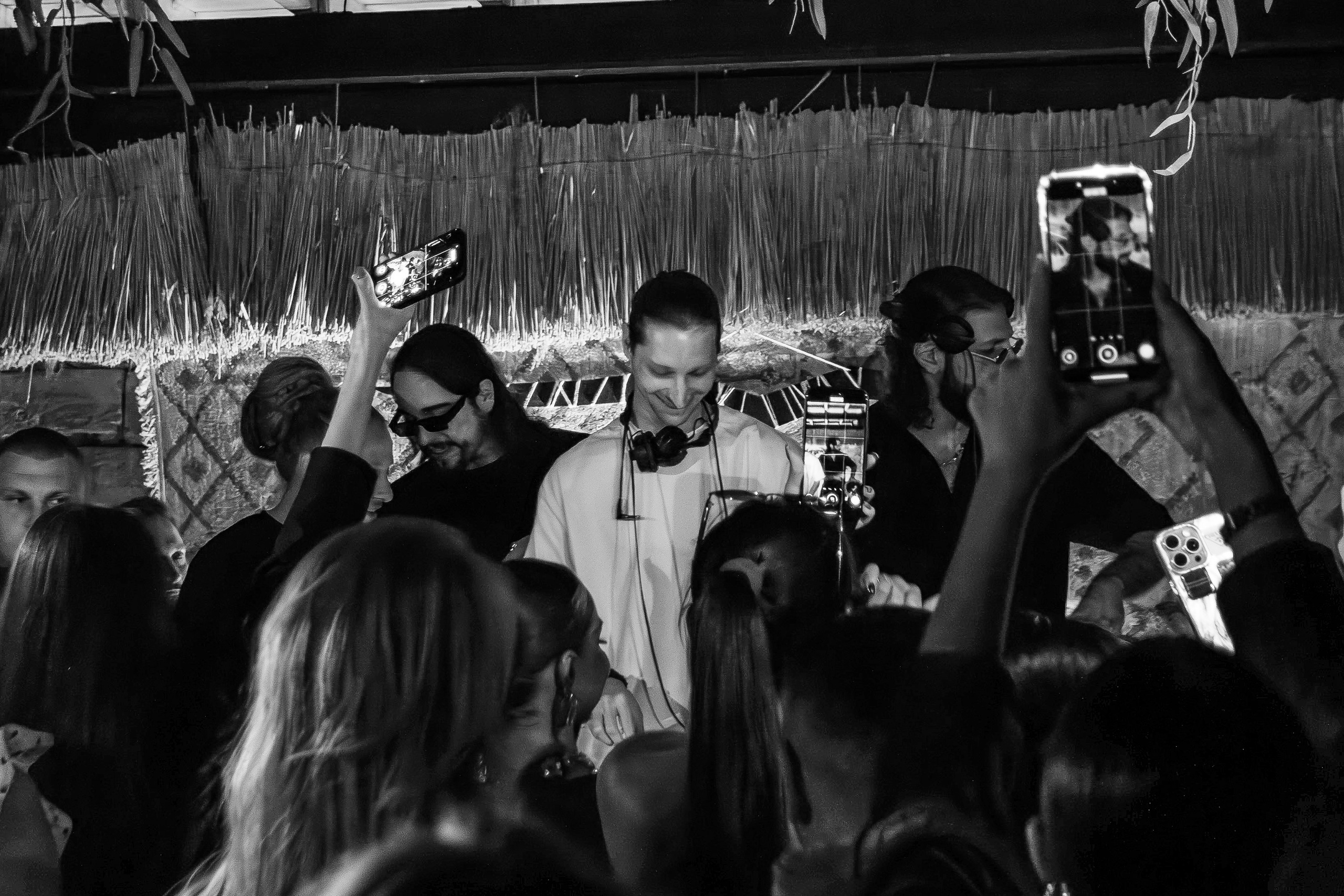 «Karena Makarena"_Чайка на пляже_ Ялта_6.06.2025 г. Аминов Руслан | Фотограф