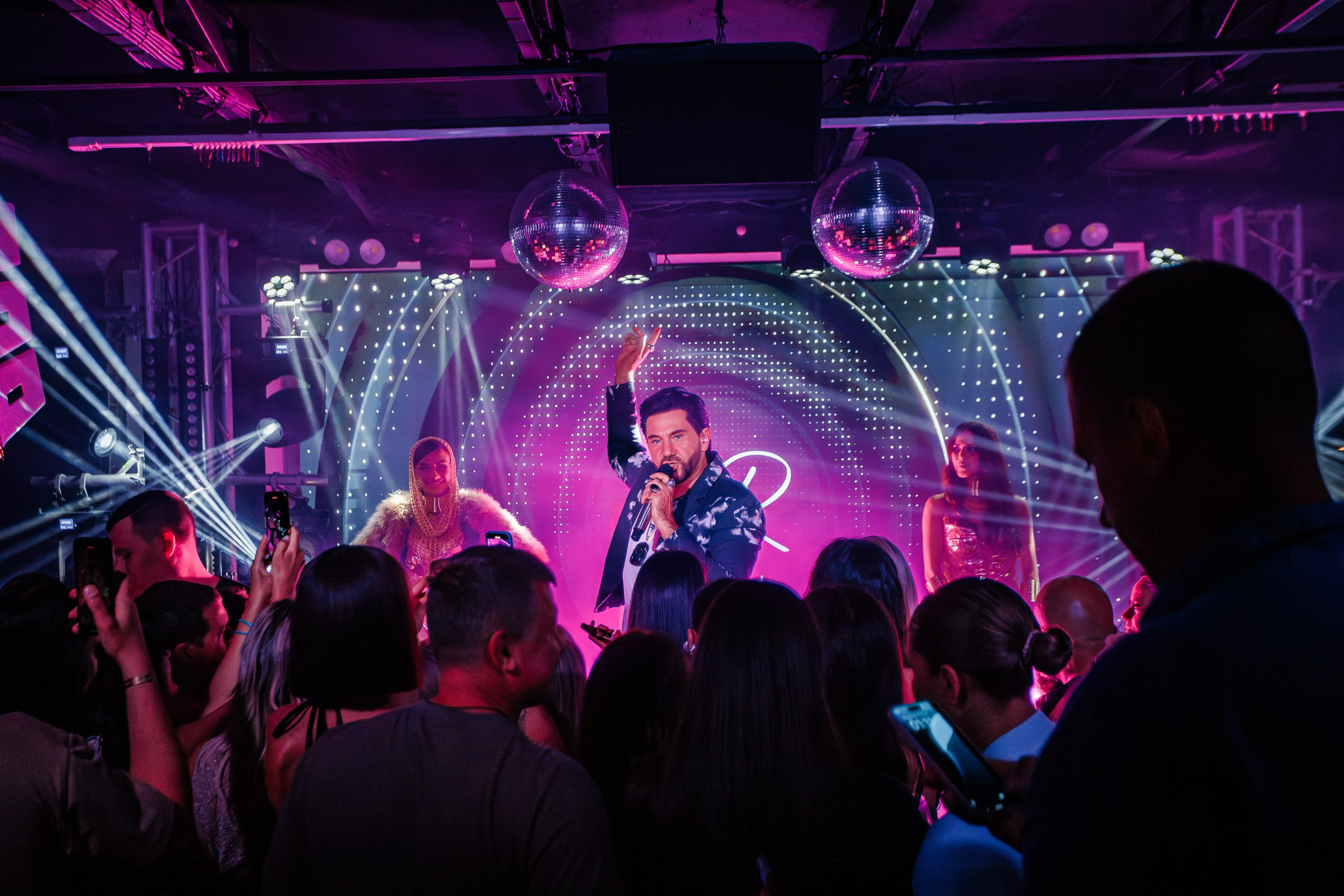 «АВРААМ РУССО"_Чайка на пляже_Ялта_21.06.2025. Аминов Руслан | Фотограф