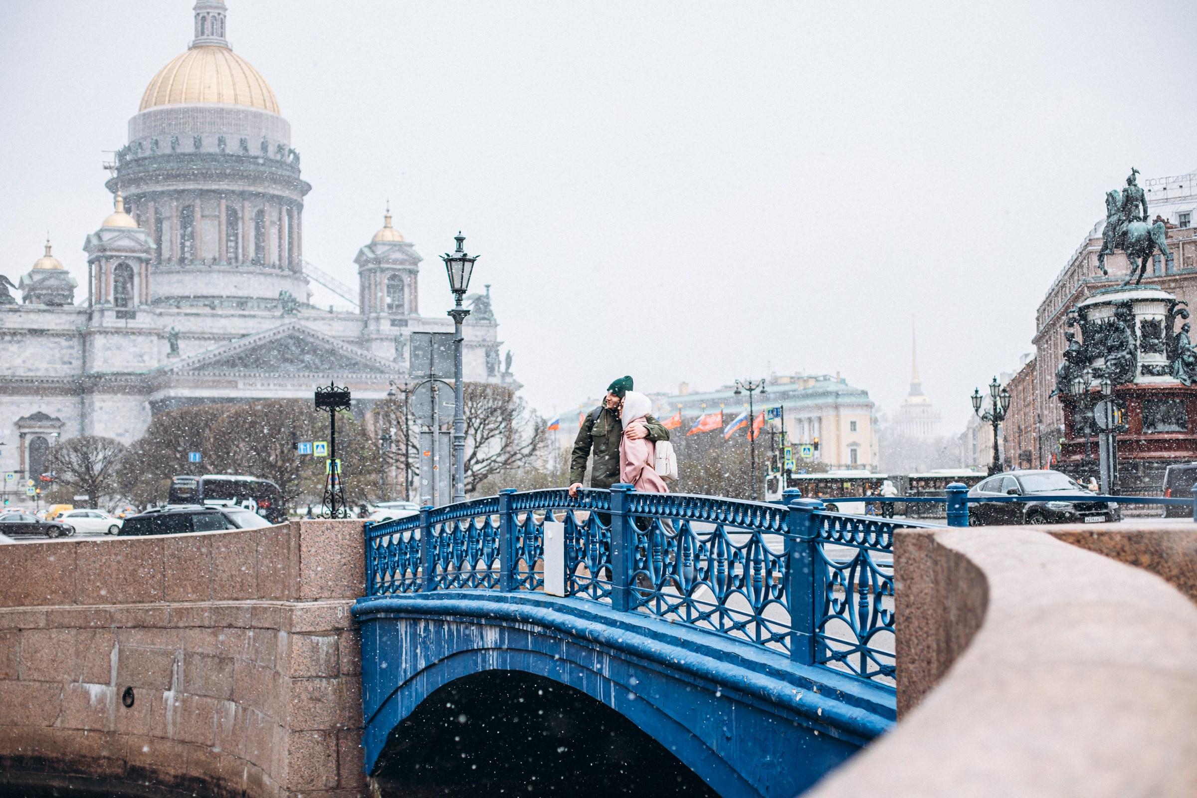 Максим и Катерина в мае. Фотопрогулка в Петербурге. Индивидуальный и семейный фотограф в Санкт-Петербурге
