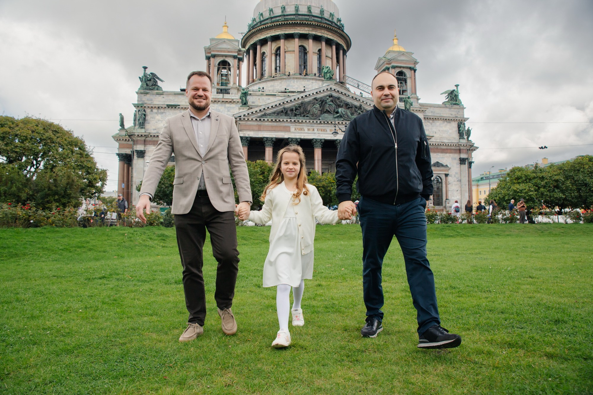 Крещение индивидуальное Исаакиевский собор. Фотограф крещение венчание в Петербурге! Помогает подобрать храм и посоветовал душевного батюшку в СПб