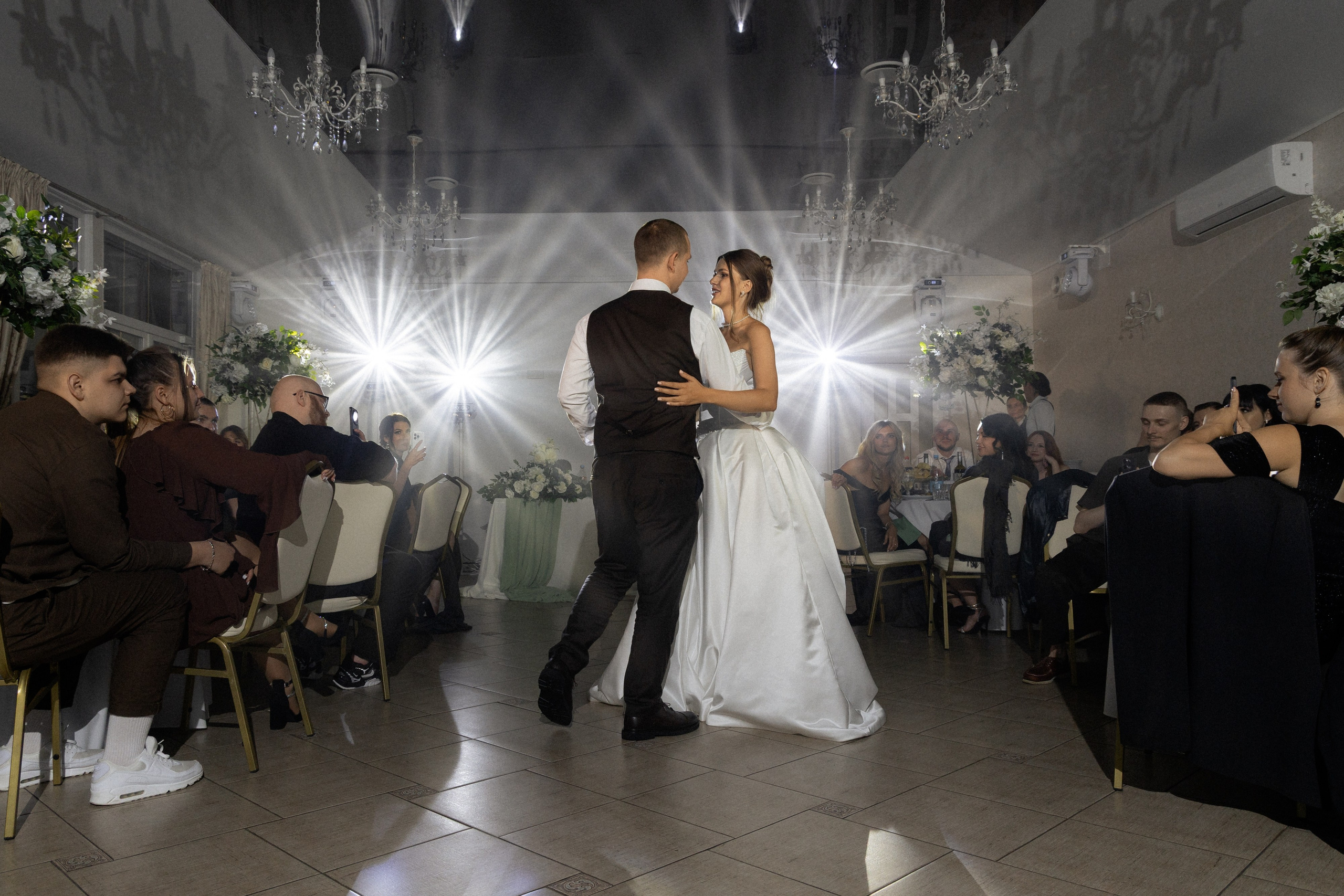 Свадебная фотосессия Анастасии и Игоря в Усадьбе Легенда. Свадебный фотограф в Минске/Беларуси Сергей Спиридонов