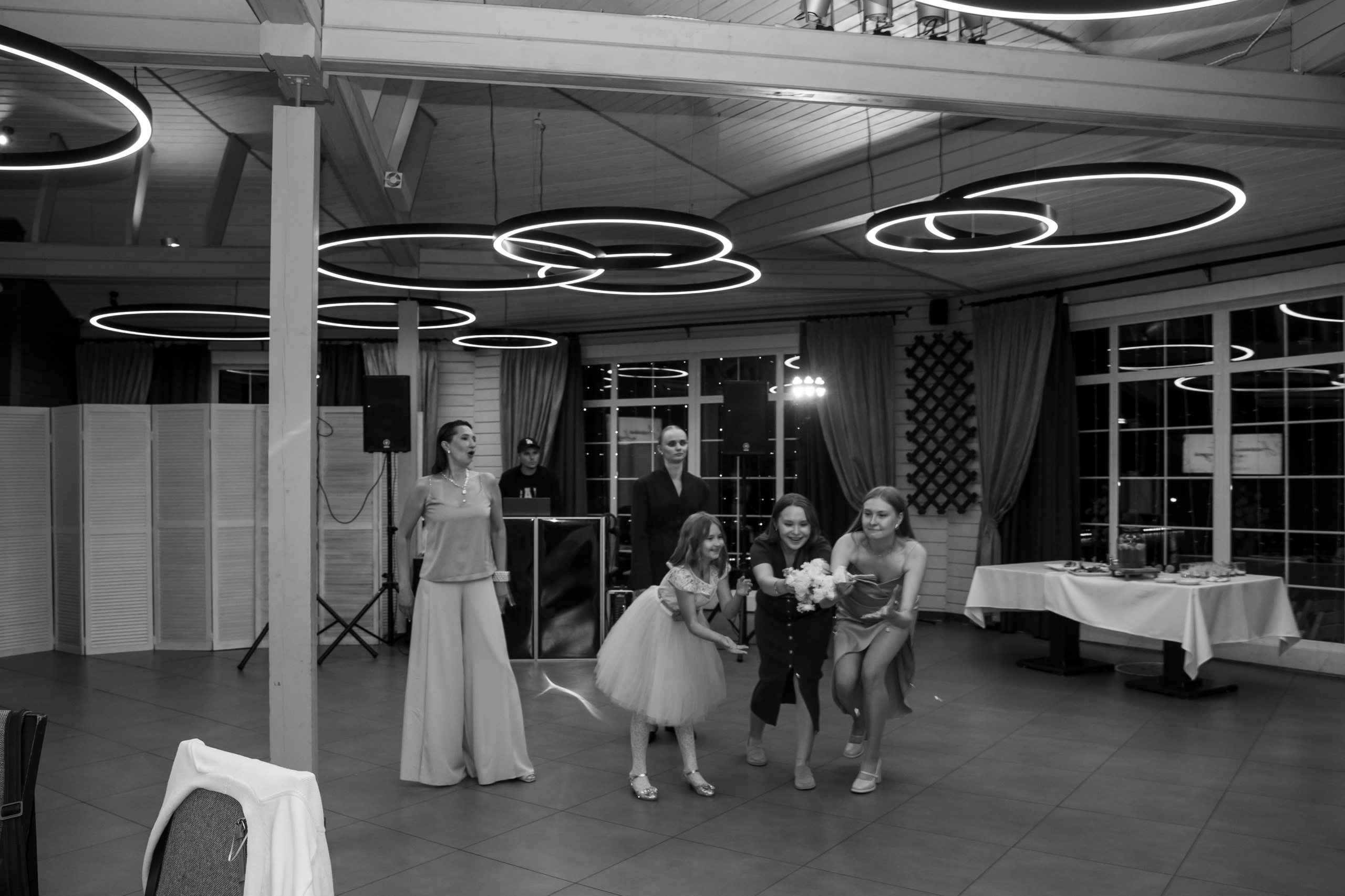 Регистрация в отеле Fish Point, ЗАГС Бутово, прогулка в Остафьево. Свадебный и репортажный фотограф (Москва, Королев и другие)