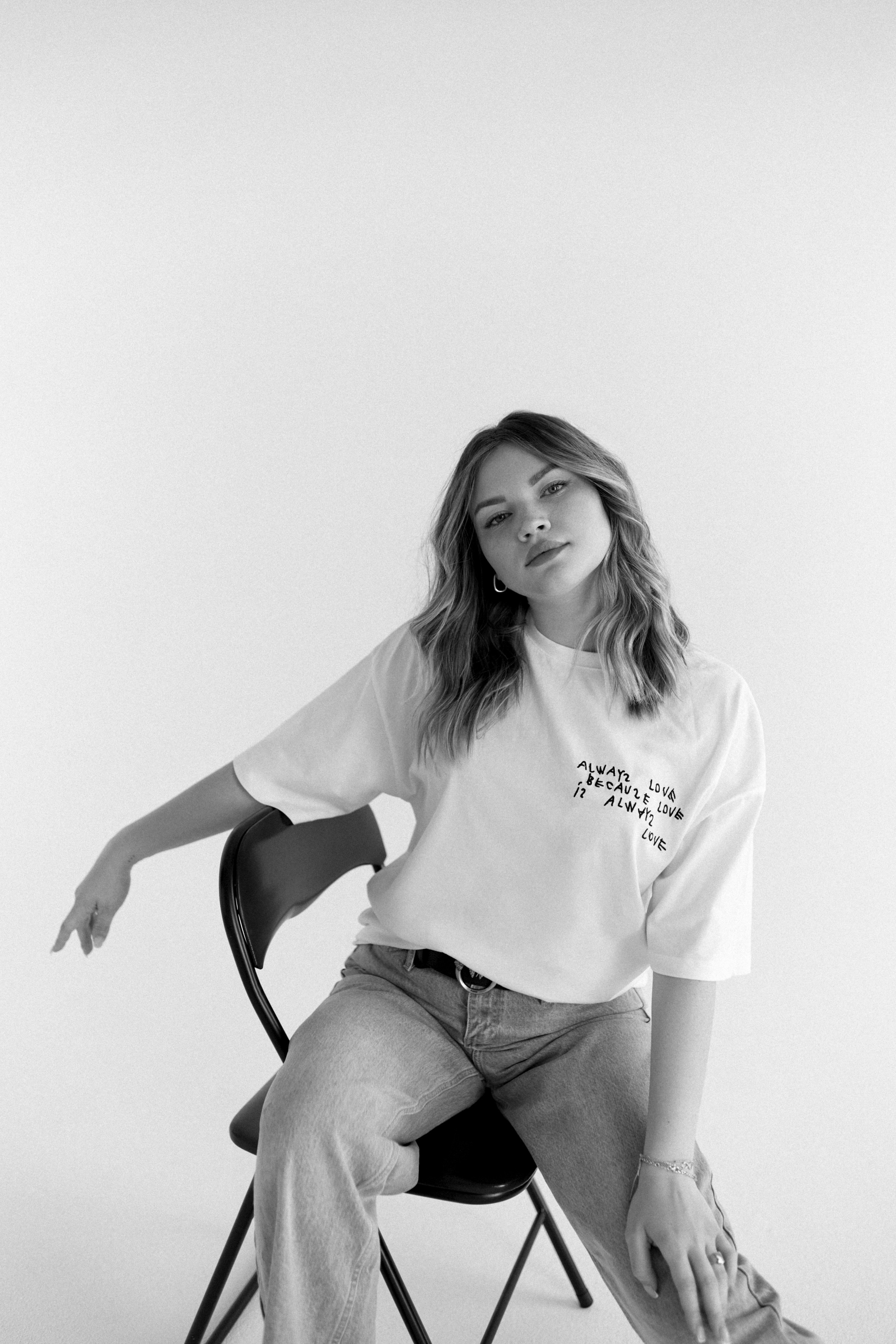 Индивидуальная минималистичная фотосессия. Сестры Карабаза. Фотографы и ретушеры в Москве и Санкт-Петербурге