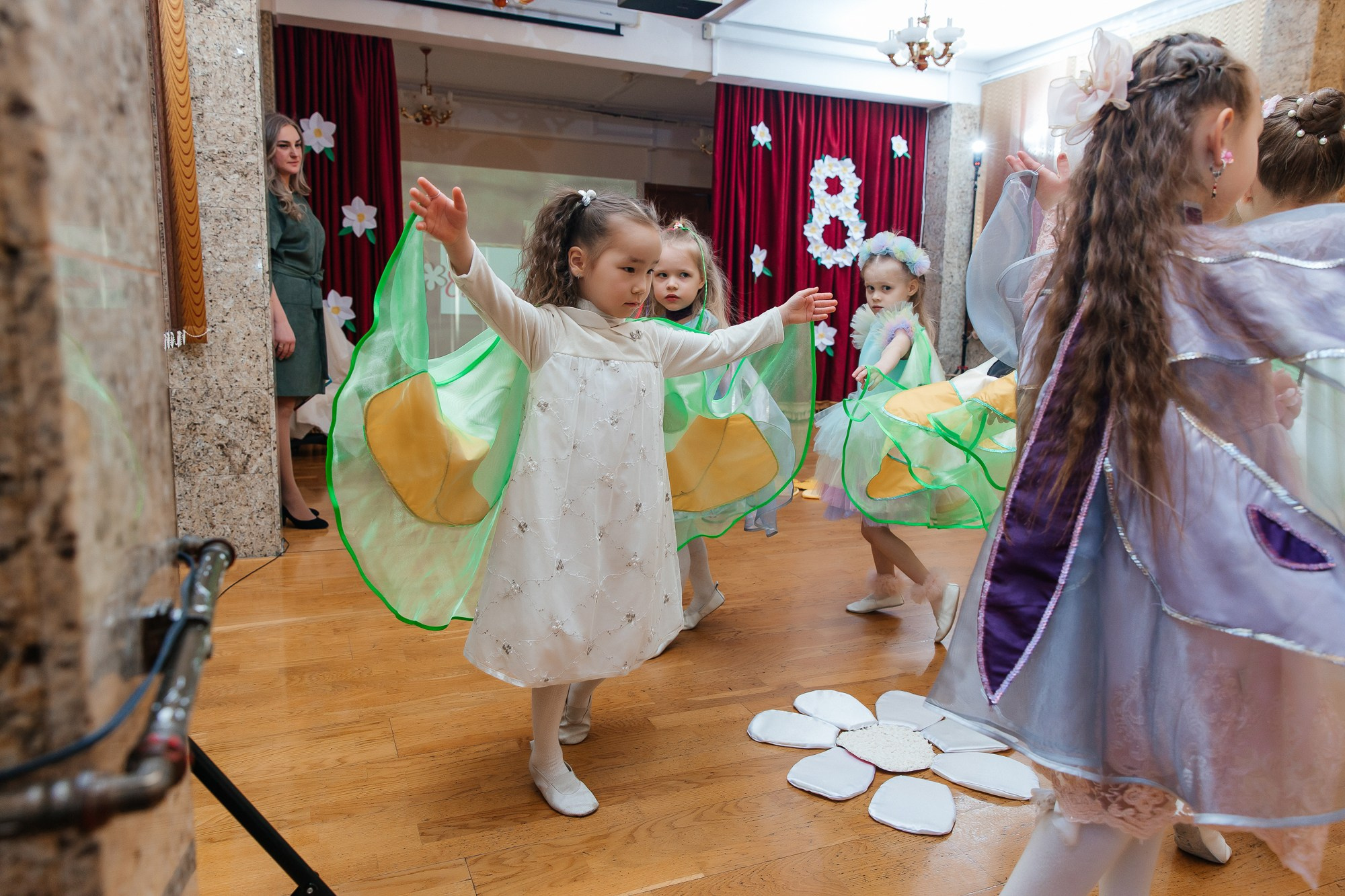 Детский сад № 93 — Утренник (10.03.2023). Свадебный и семейный фотограф Крамар Наталья