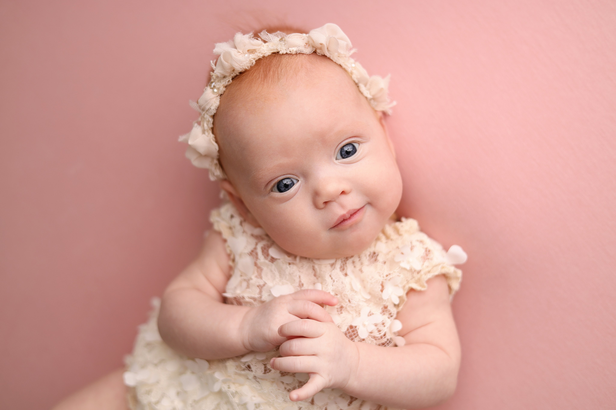 Катюше и Ксении 2 месяца. Фотограф новорожденных Москва. Ньюборн фотограф Москва