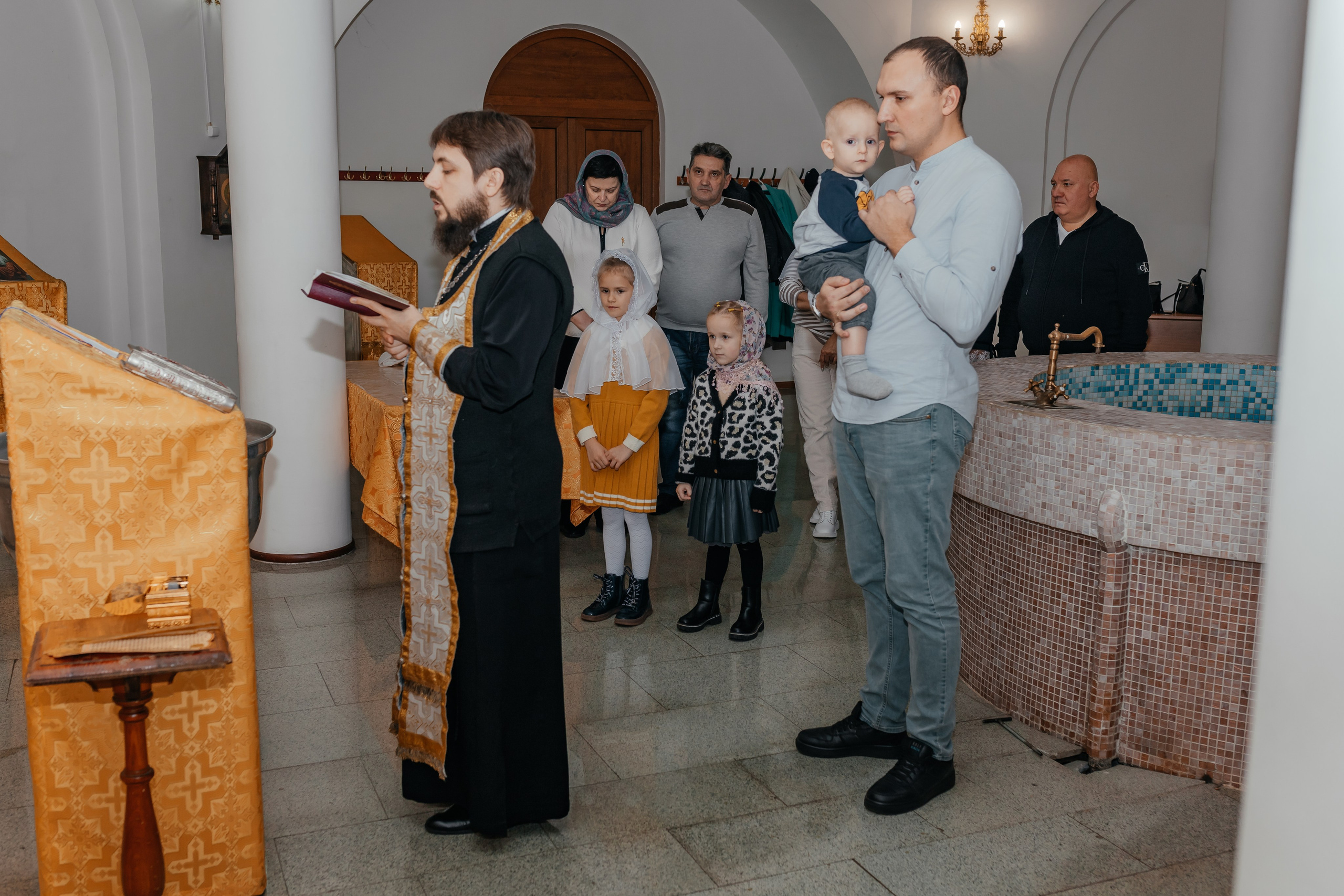 Крещение Георгий. Семейный и домашний фотограф в Москве и МО Королева Валерия