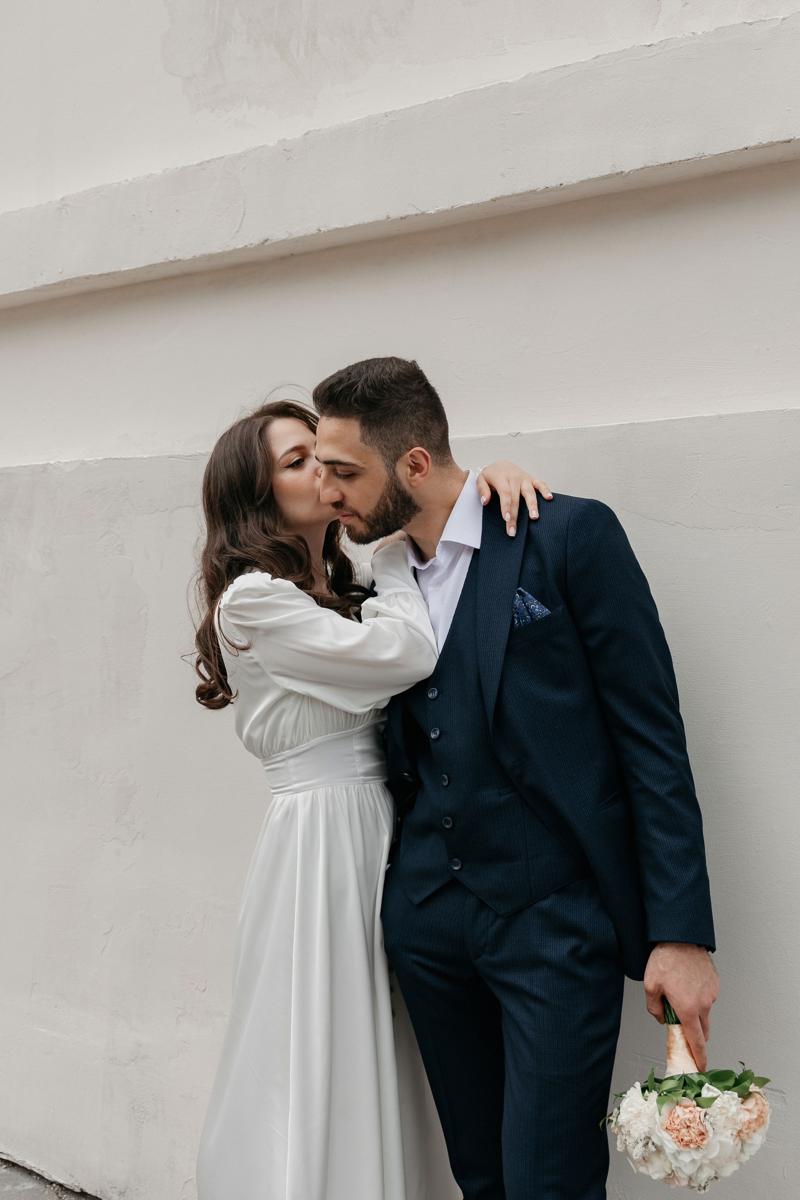 АРХИВ Бэлла и Рауф: прогулка на Котельнической набережной. Свадебный фотограф Москва