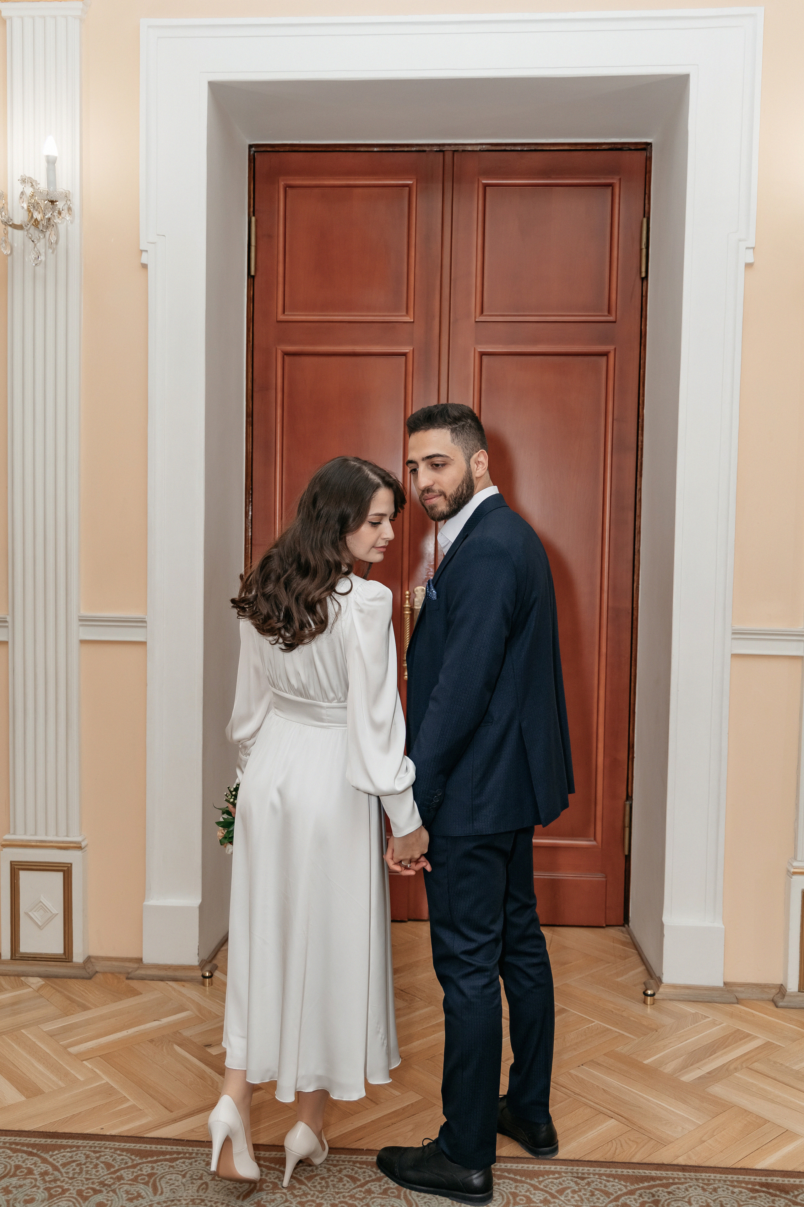 АРХИВ Бэлла и Рауф: прогулка на Котельнической набережной. Свадебный фотограф Москва