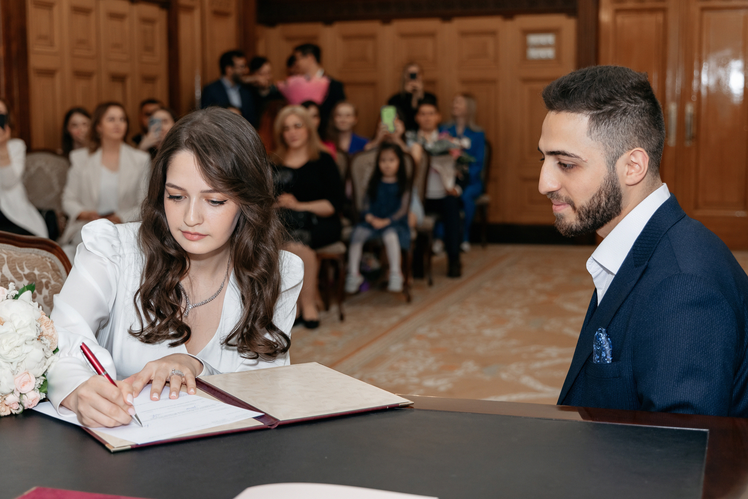 АРХИВ Бэлла и Рауф: прогулка на Котельнической набережной. Свадебный фотограф Москва