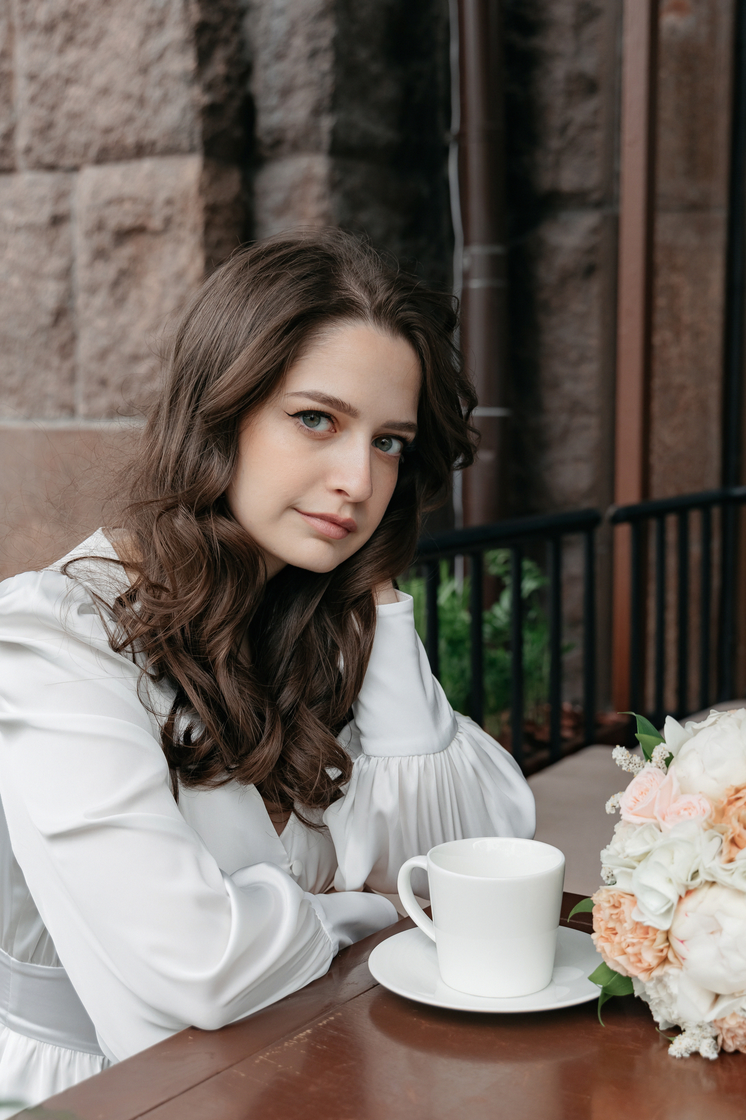 АРХИВ Бэлла и Рауф: прогулка на Котельнической набережной. Свадебный фотограф Москва