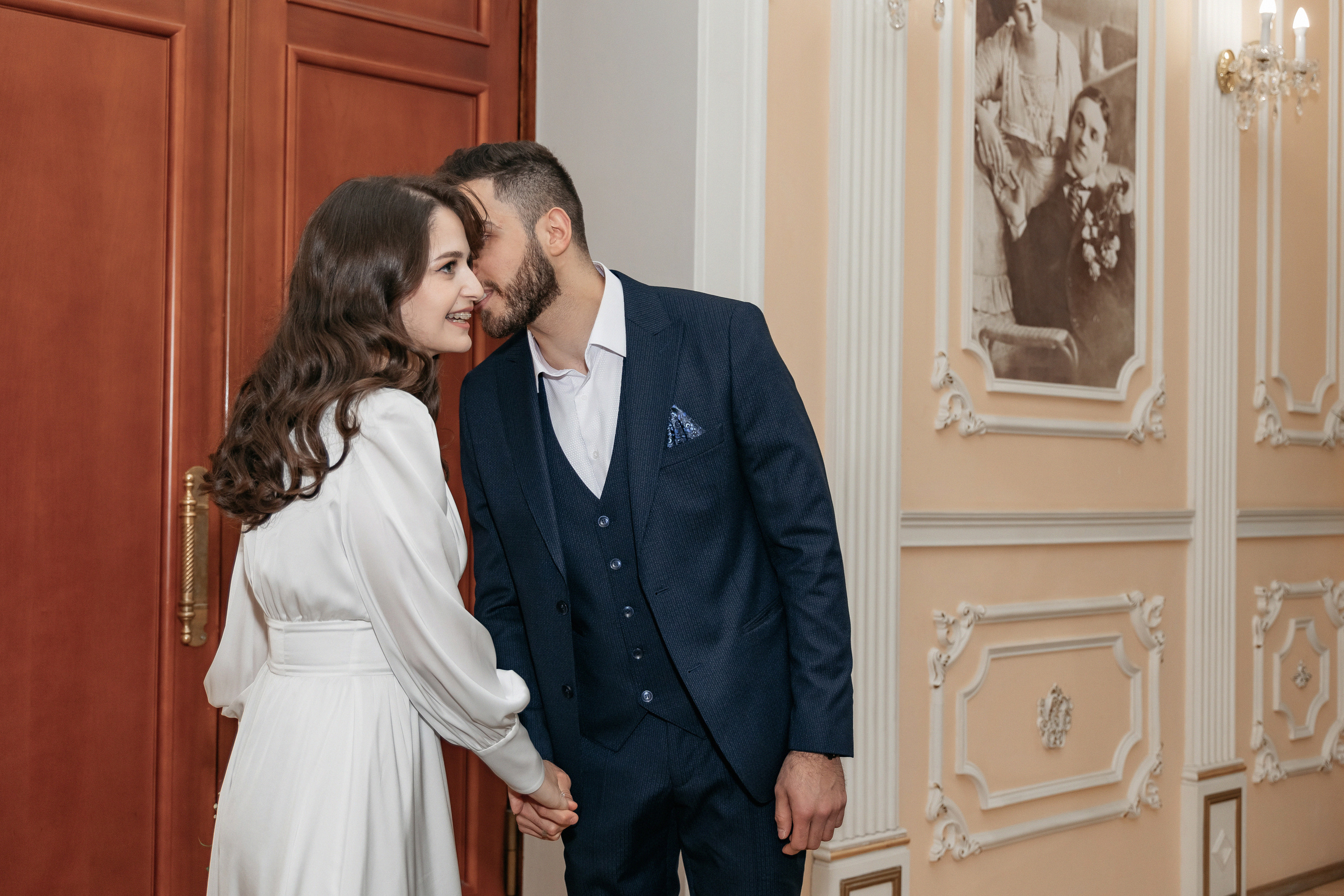 АРХИВ Бэлла и Рауф: прогулка на Котельнической набережной. Свадебный фотограф Москва