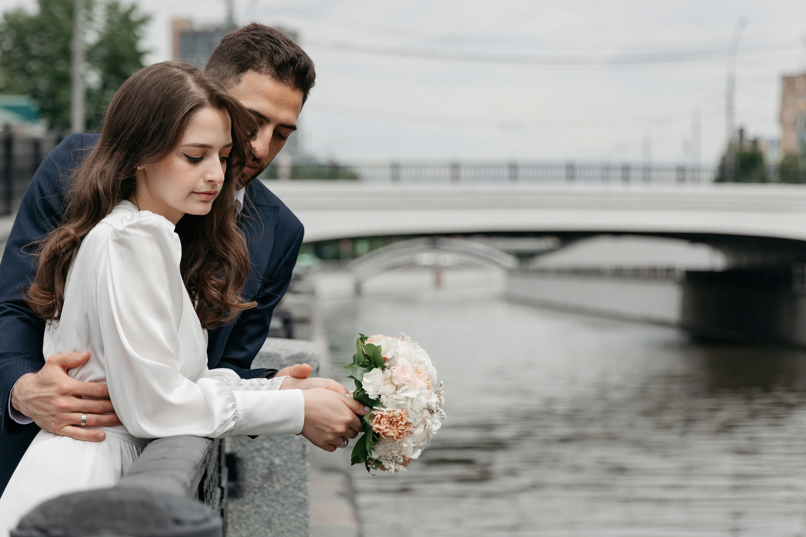 АРХИВ Бэлла и Рауф: прогулка на Котельнической набережной. Свадебный фотограф Москва