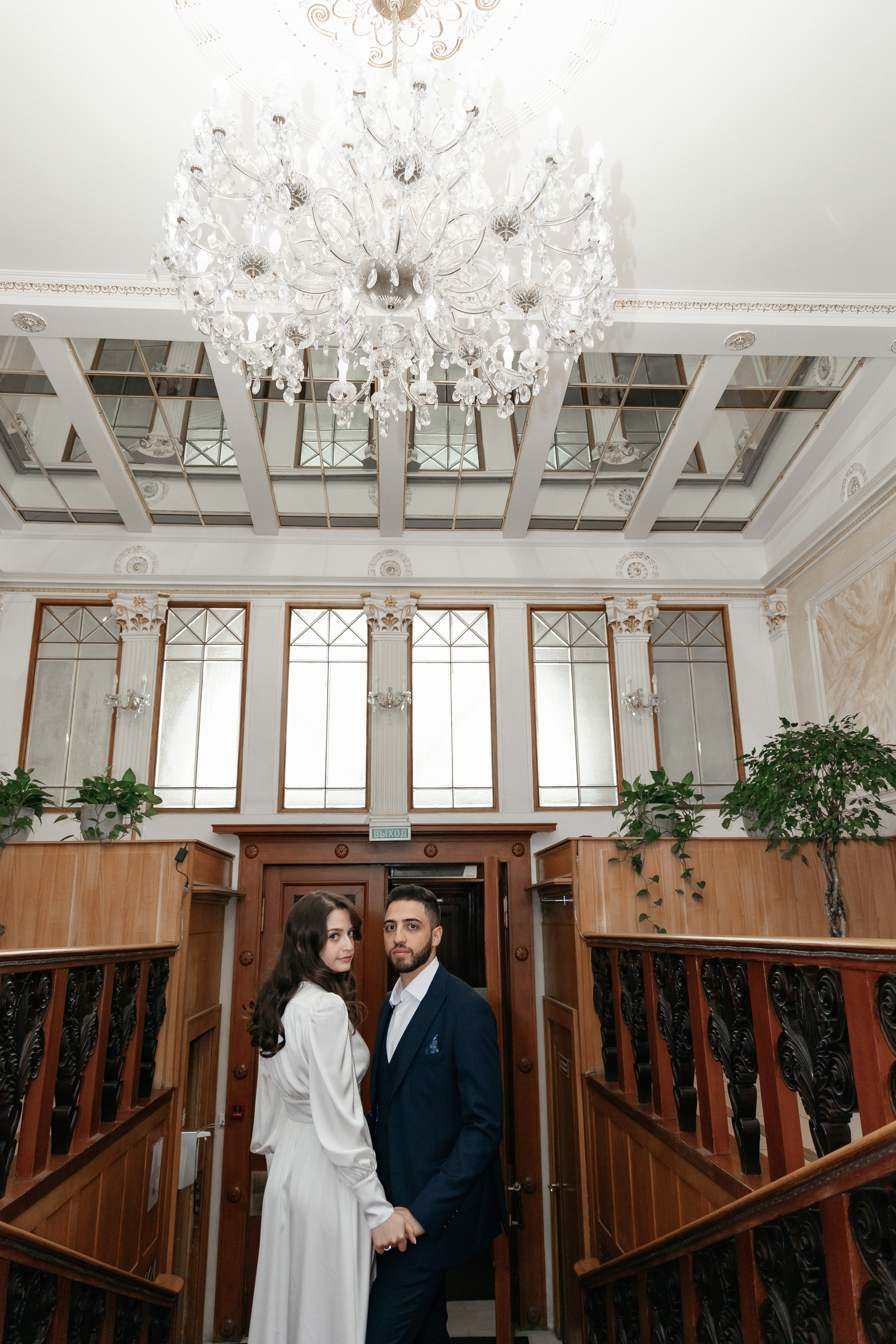 АРХИВ Бэлла и Рауф: прогулка на Котельнической набережной. Свадебный фотограф Москва