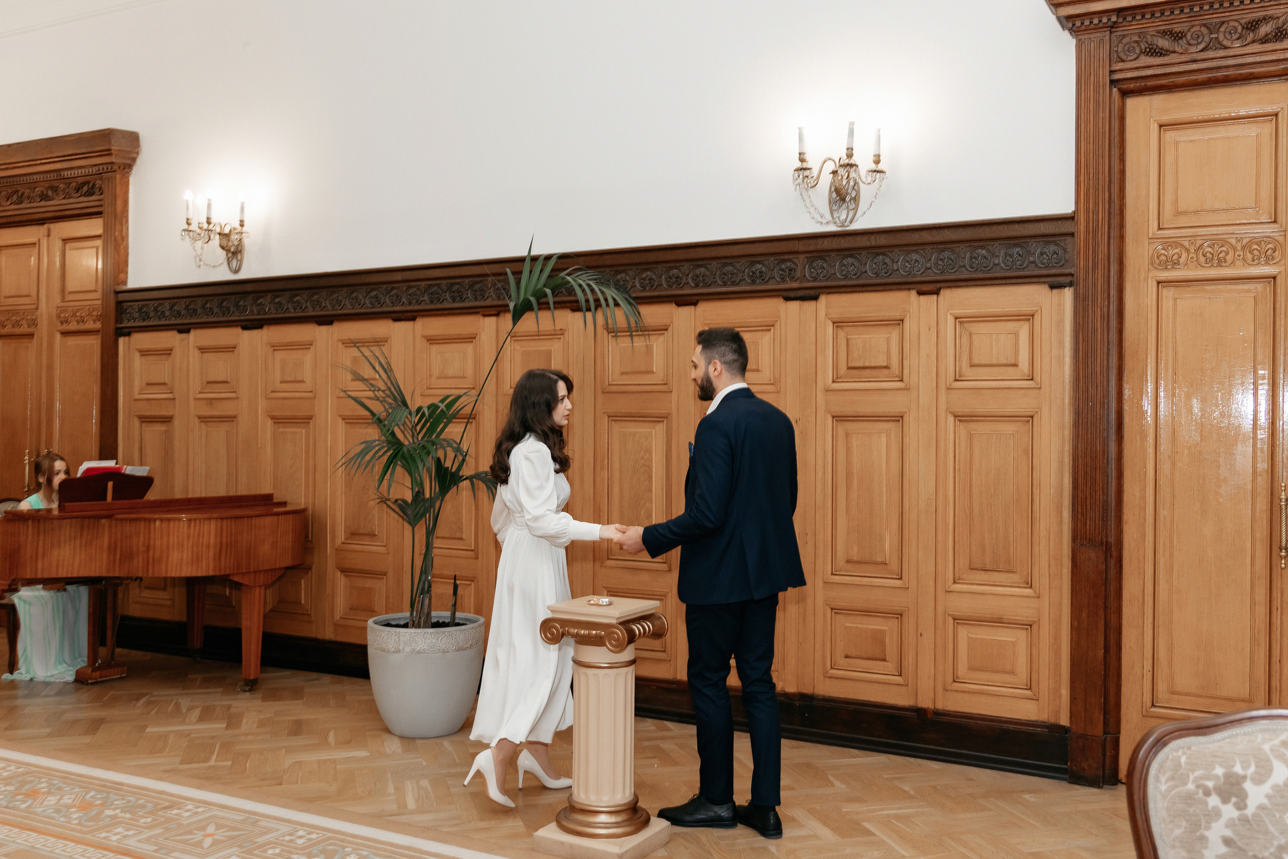 АРХИВ Бэлла и Рауф: прогулка на Котельнической набережной. Свадебный фотограф Москва