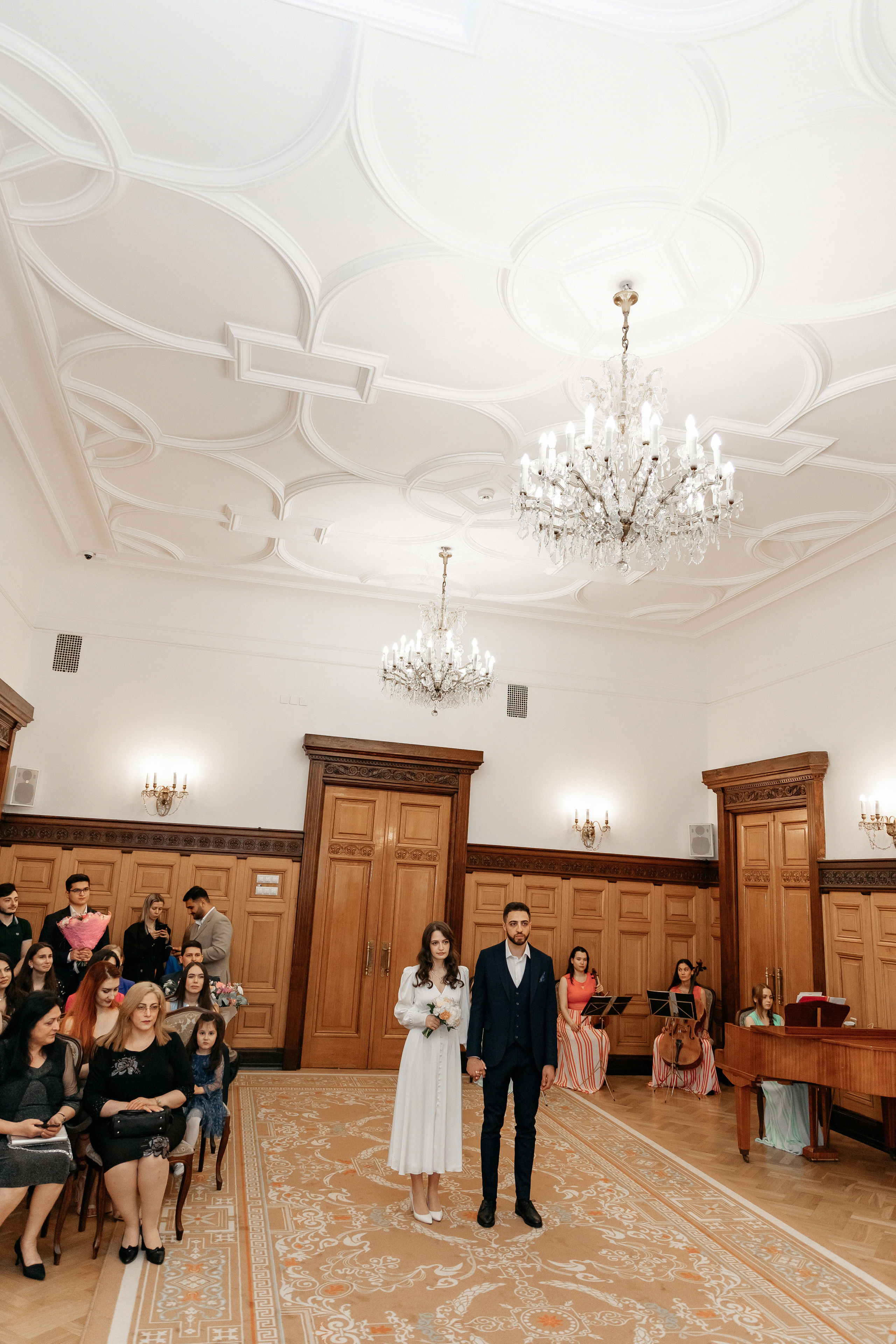 АРХИВ Бэлла и Рауф: прогулка на Котельнической набережной. Свадебный фотограф Москва