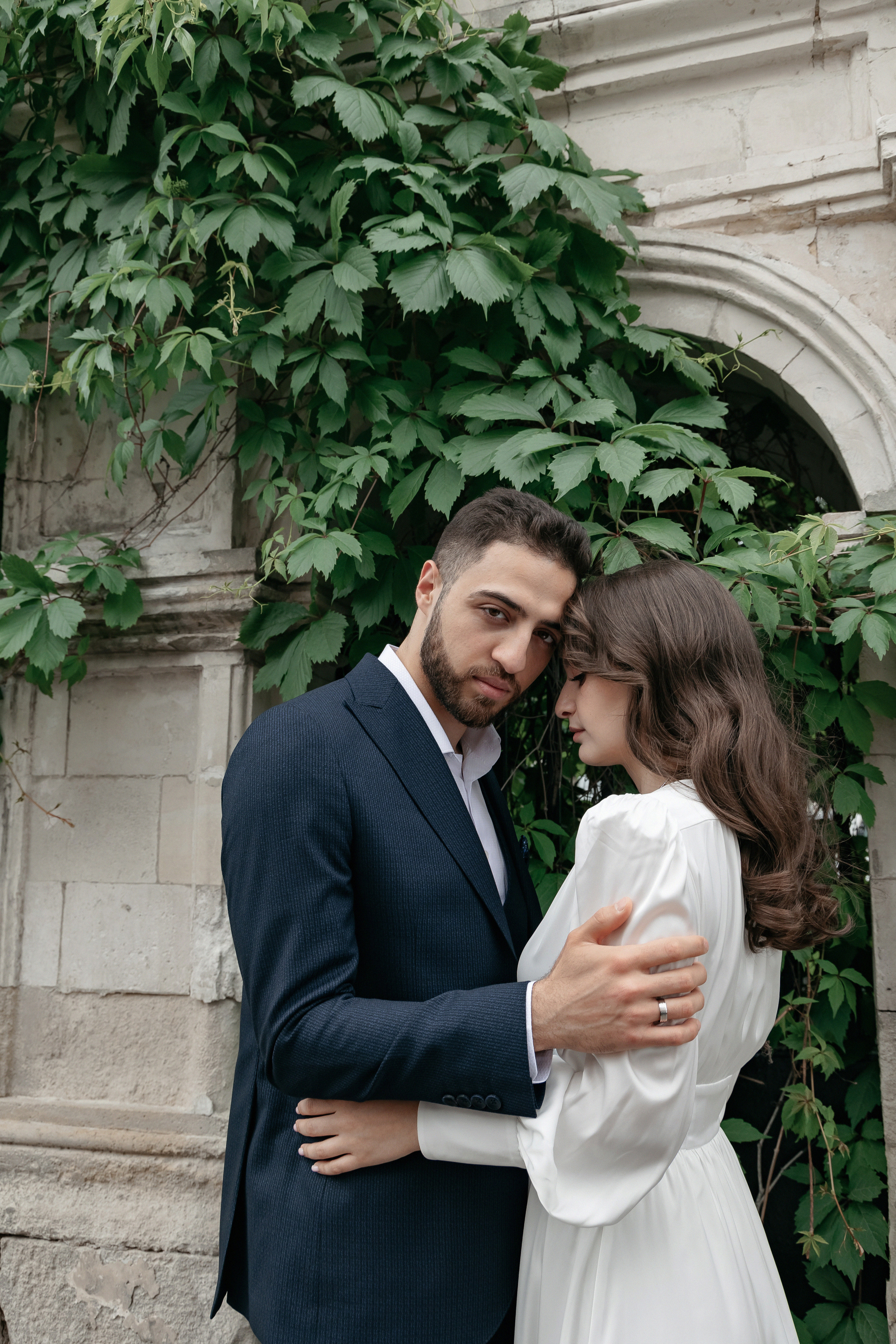 АРХИВ Бэлла и Рауф: прогулка на Котельнической набережной. Свадебный фотограф Москва