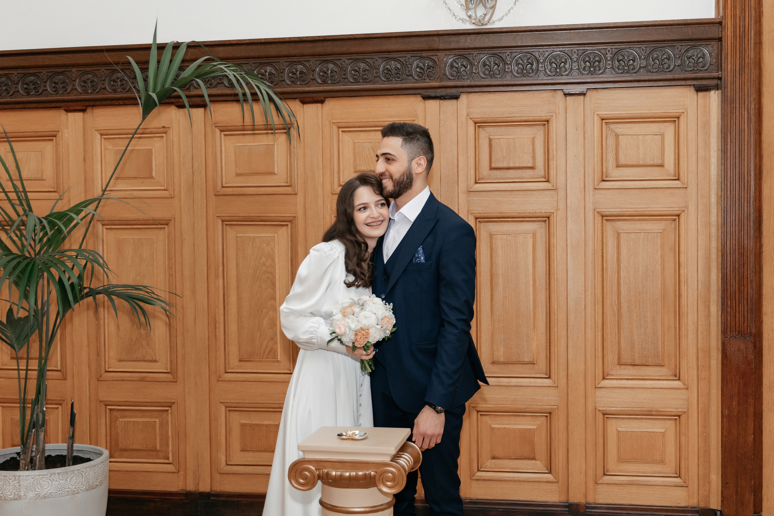 АРХИВ Бэлла и Рауф: прогулка на Котельнической набережной. Свадебный фотограф Москва