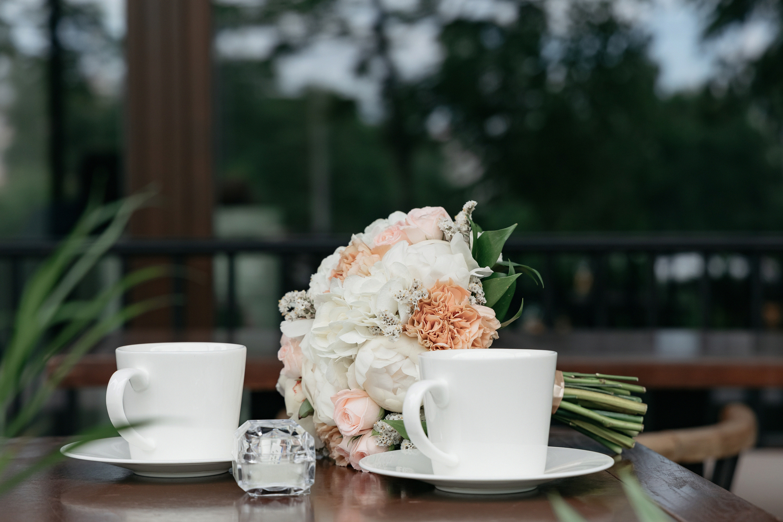 АРХИВ Бэлла и Рауф: прогулка на Котельнической набережной. Свадебный фотограф Москва