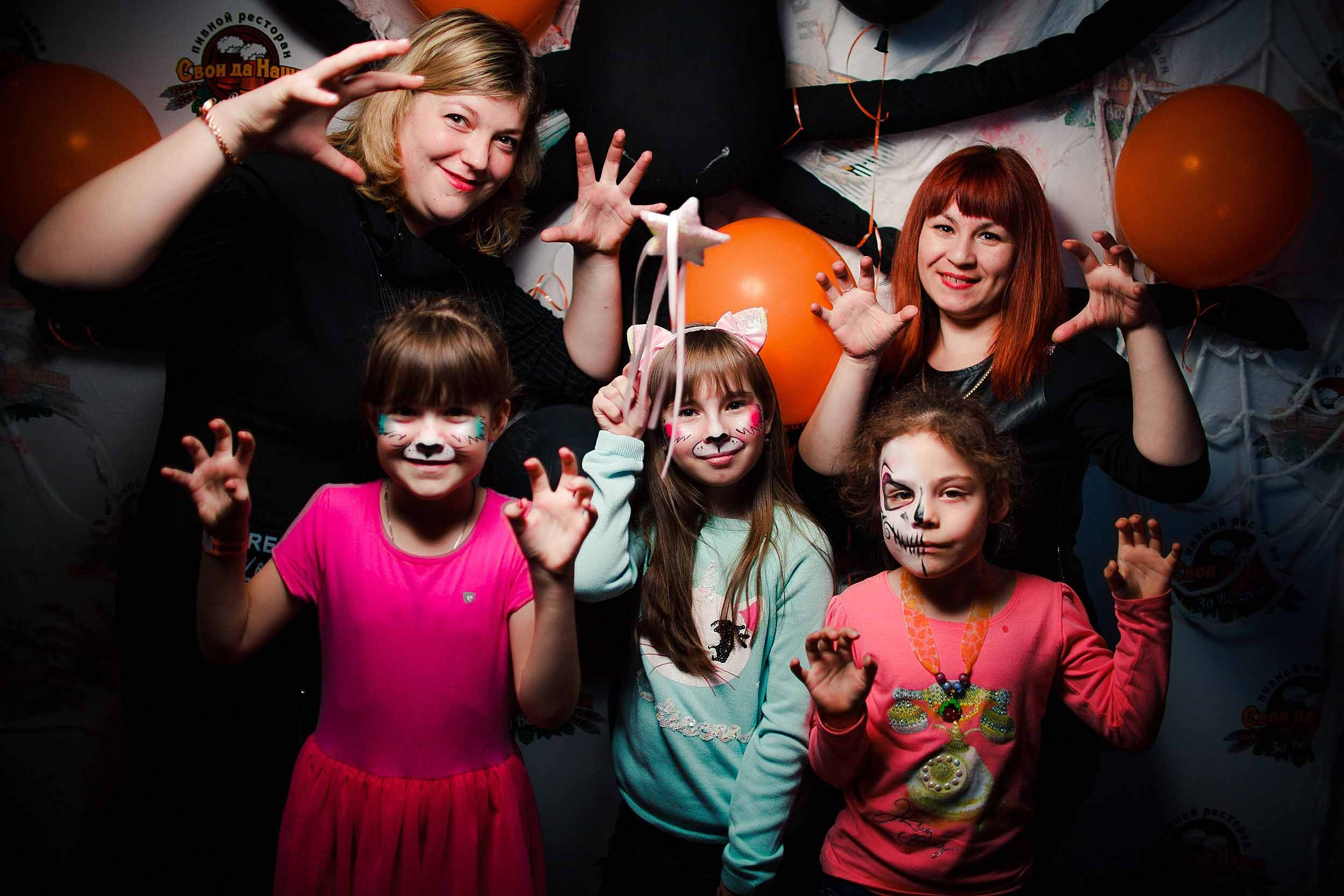 Хэллоуин в «Свои да наши». Ваш репортажный фотограф Артемий Антонов