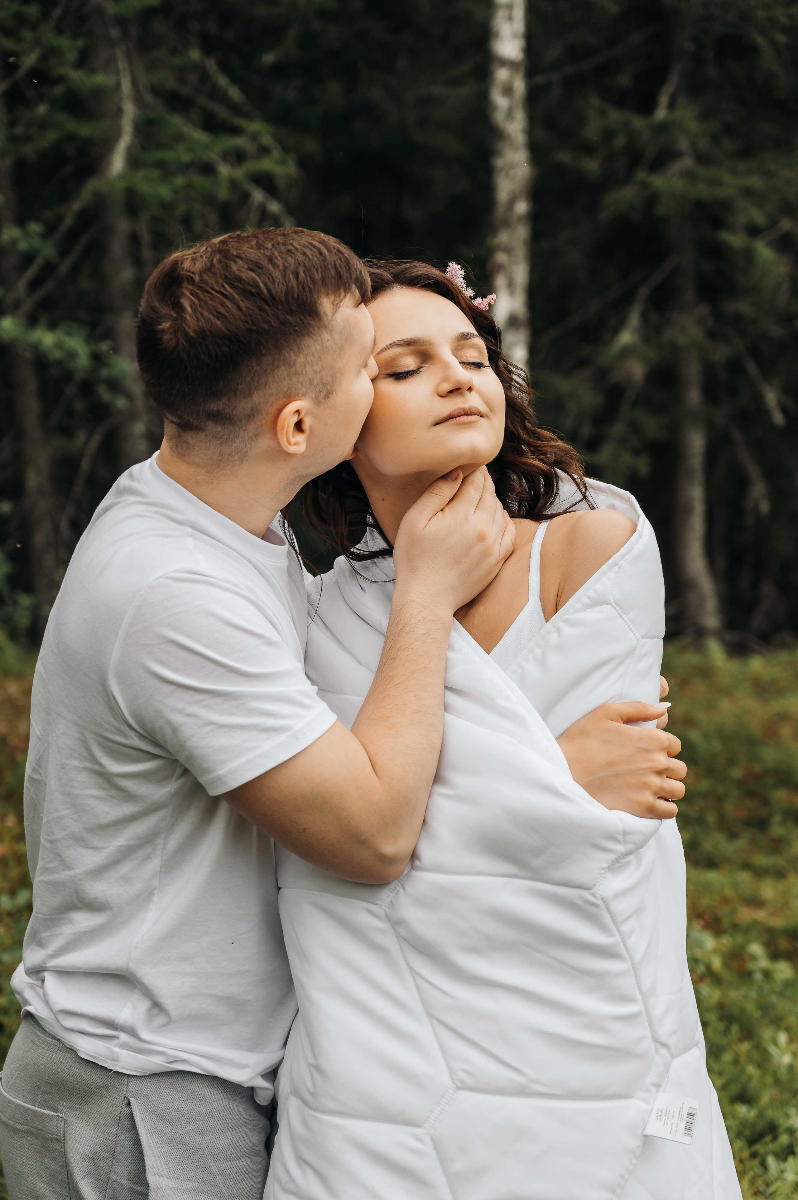 Свадебная фотосессия и прогулка на свежем воздухе. Свадебный и семейный фотограф в Котласе Никита Попов