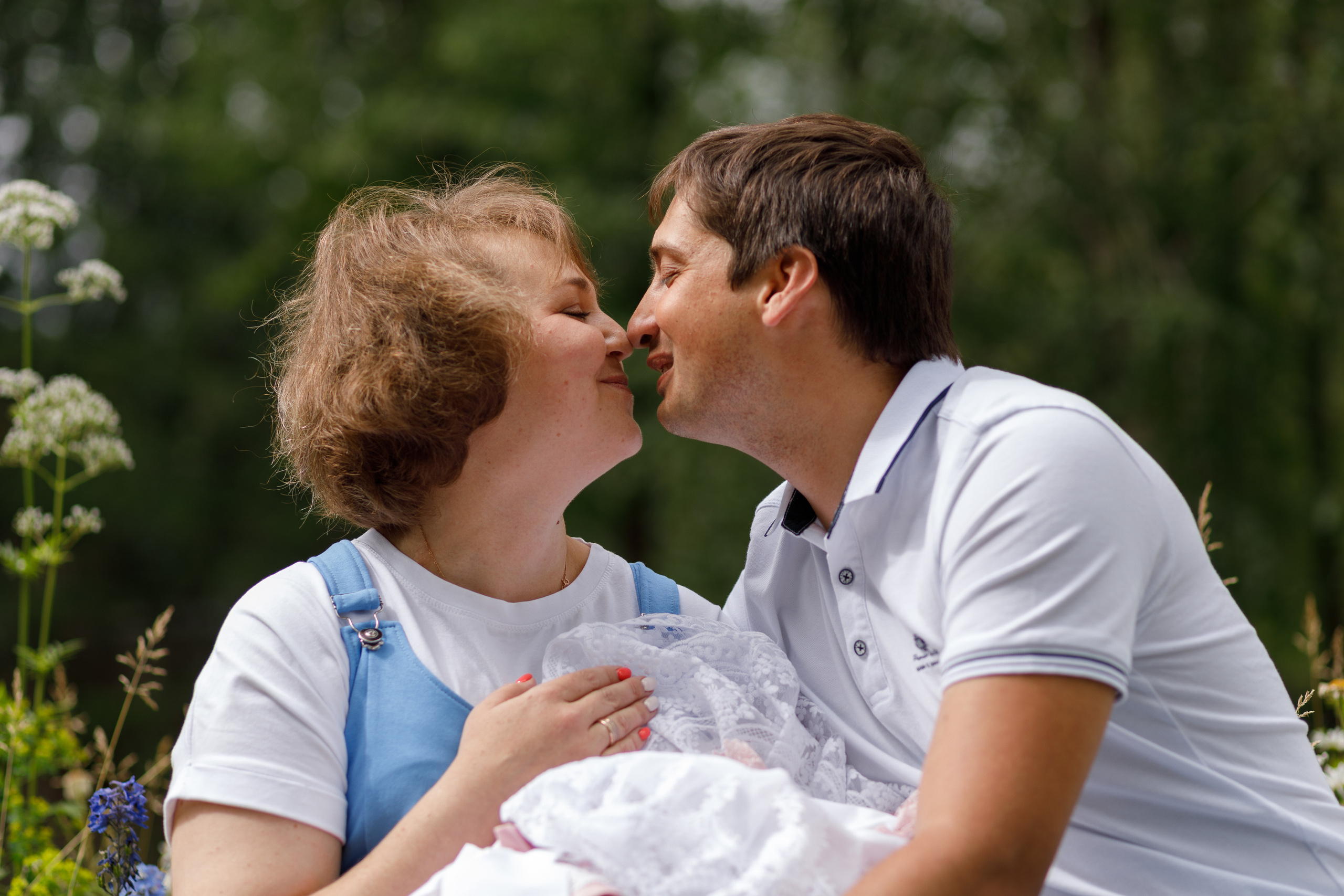 Newborn фотосъемка. Фотограф Анна Телекаева, выпускные альбомы, семейные и репортажные съемки в Омске