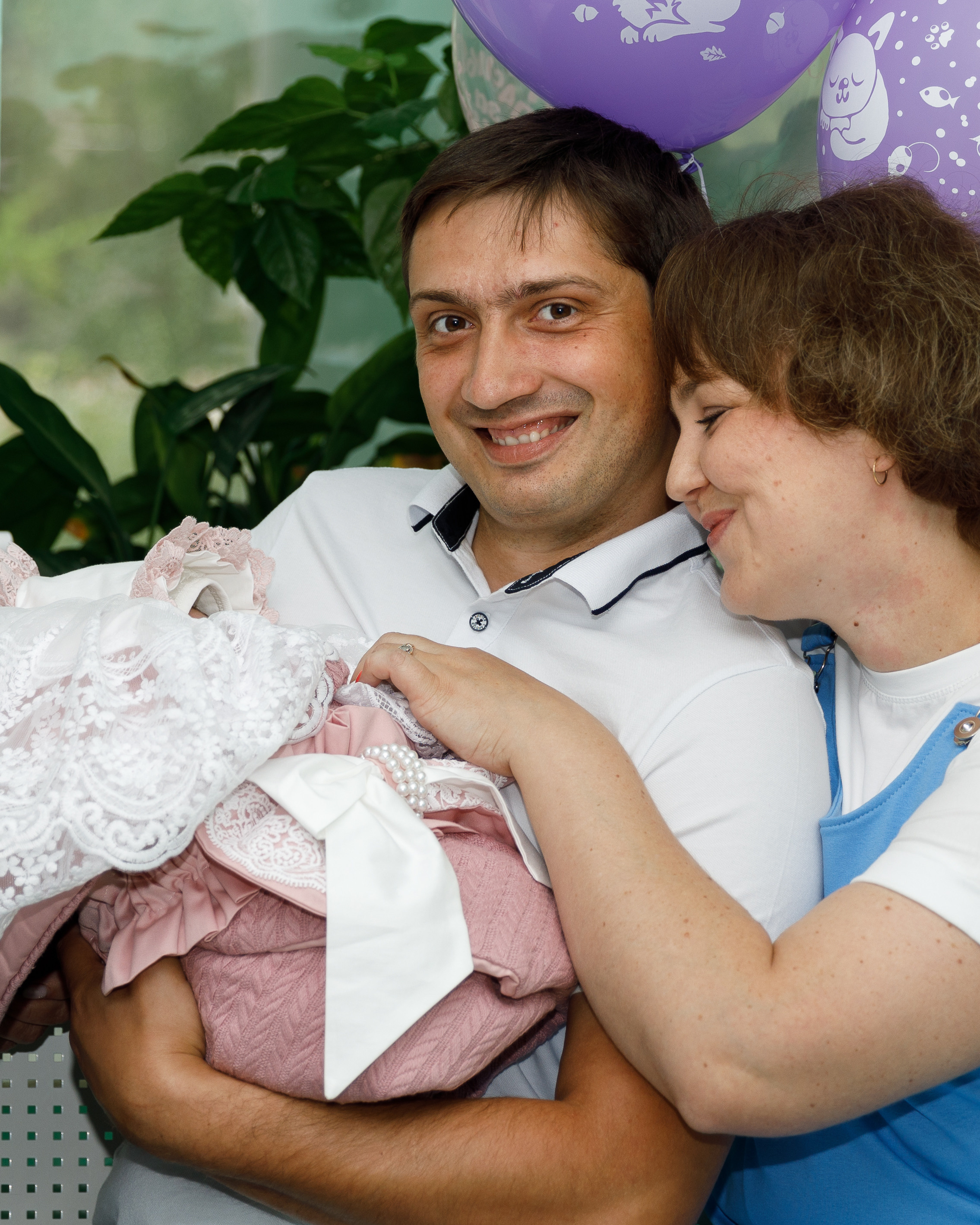 Newborn фотосъемка. Фотограф Анна Телекаева, выпускные альбомы, семейные и репортажные съемки в Омске