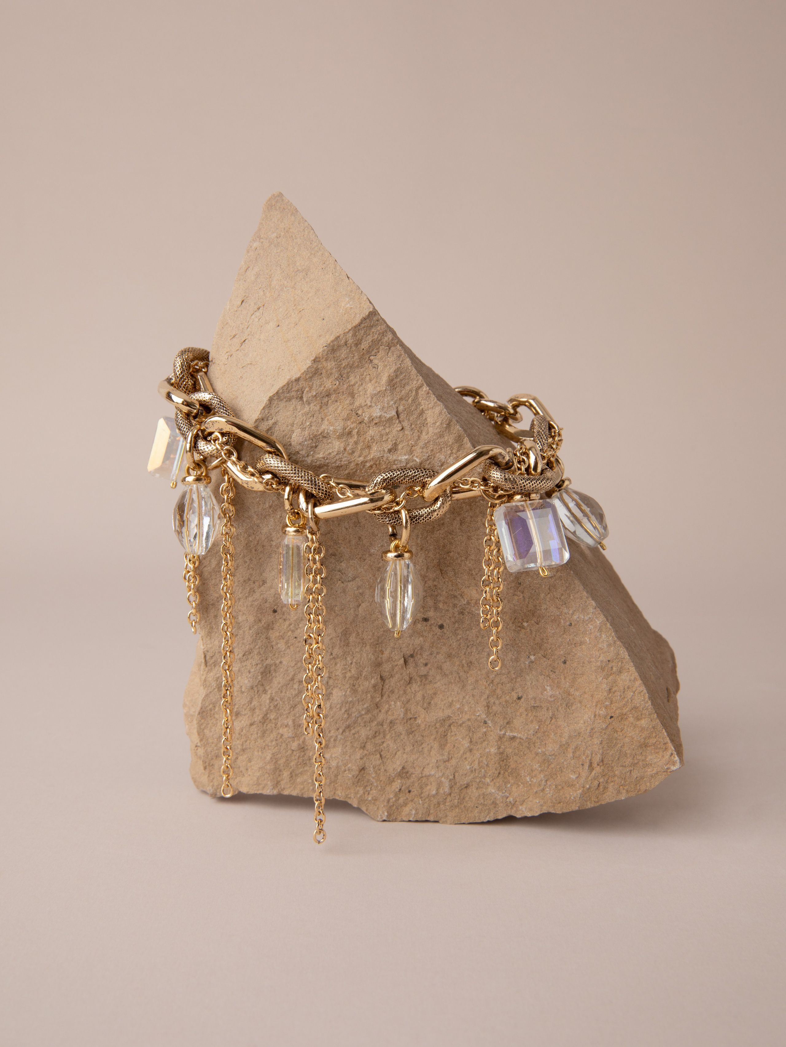 Украшения. Фотостудия предметной и модельной съёмки для маркетплейсов