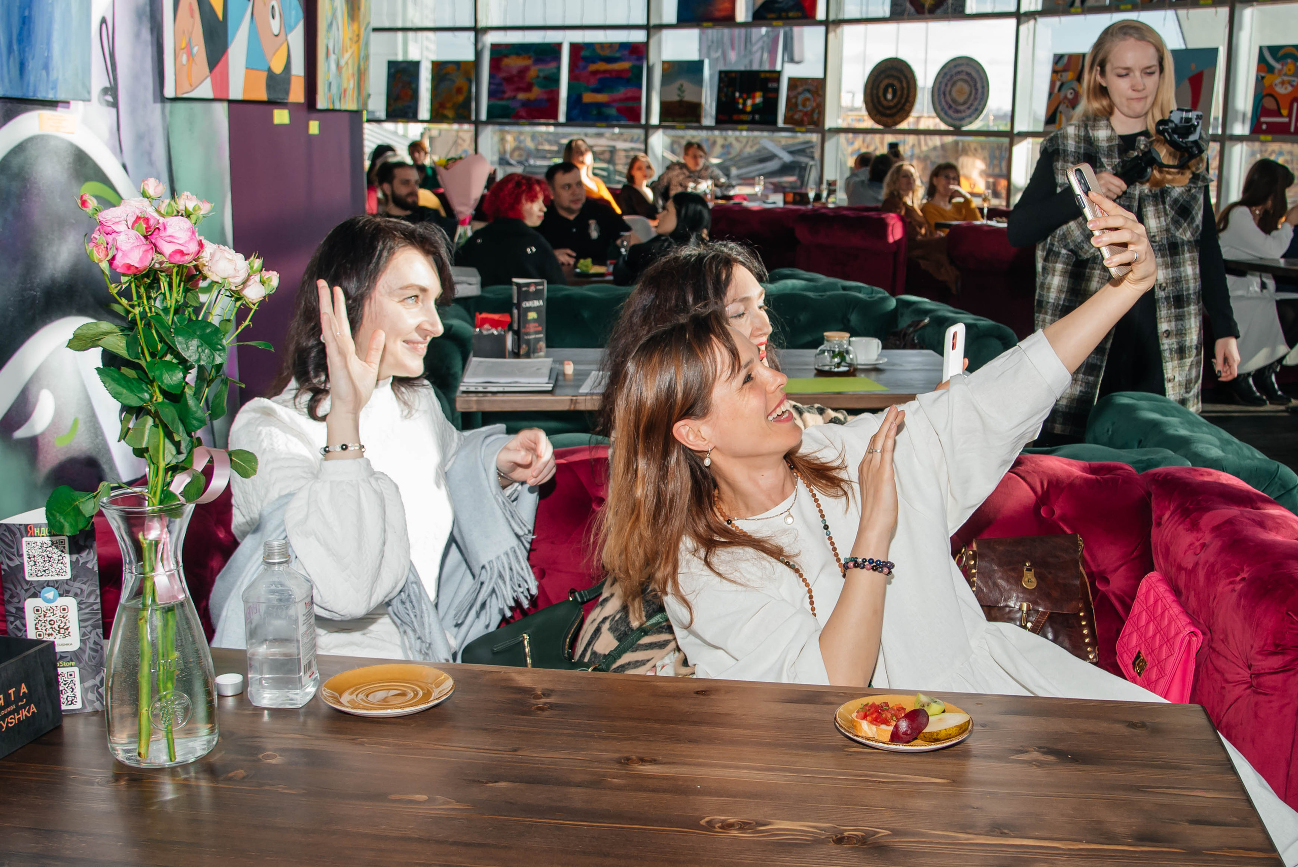 Открытие выставки в Мята Lounge. Свадебный и семейный фотограф в Москве Елена Брюханова