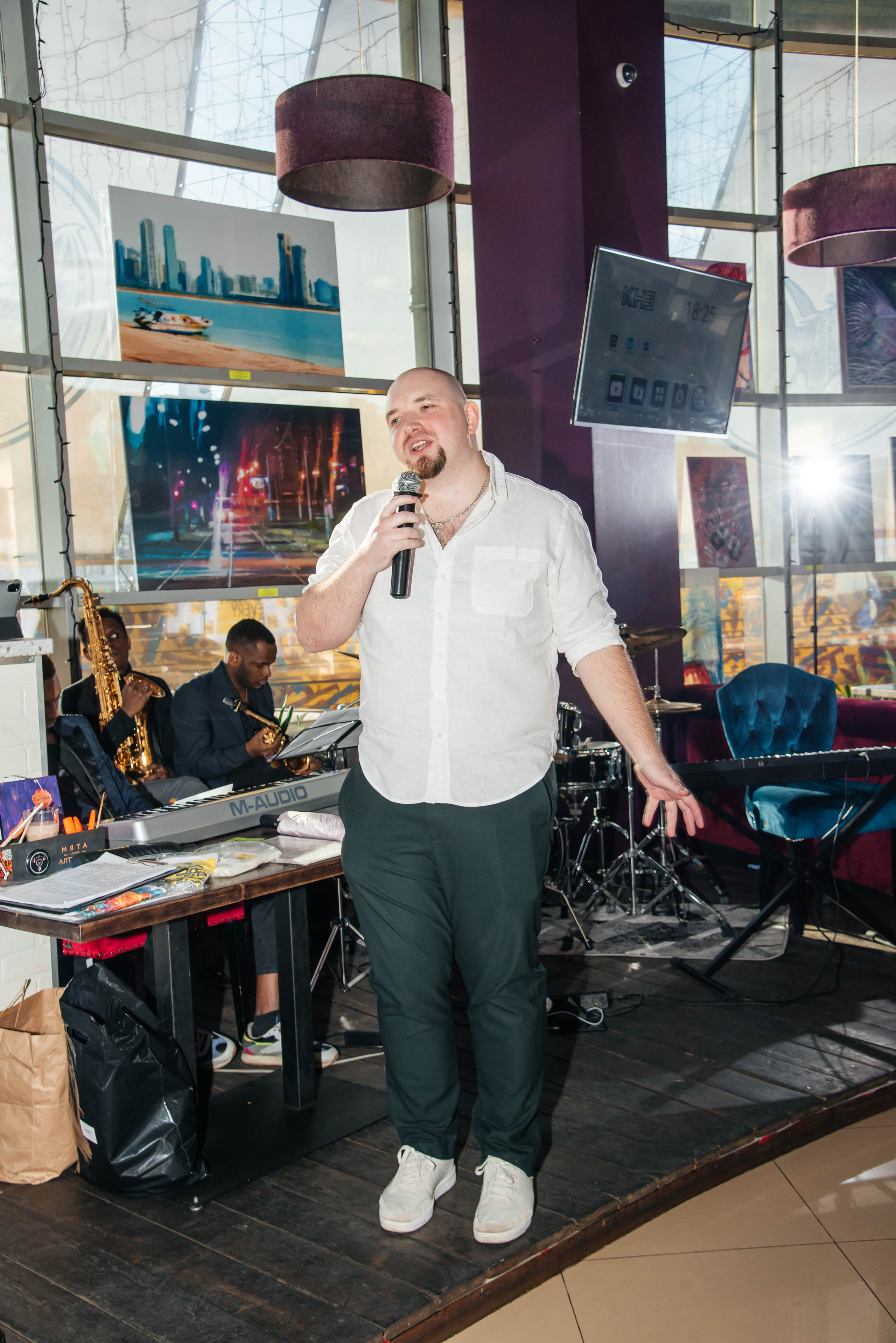 Открытие выставки в Мята Lounge. Свадебный и семейный фотограф в Москве Елена Брюханова